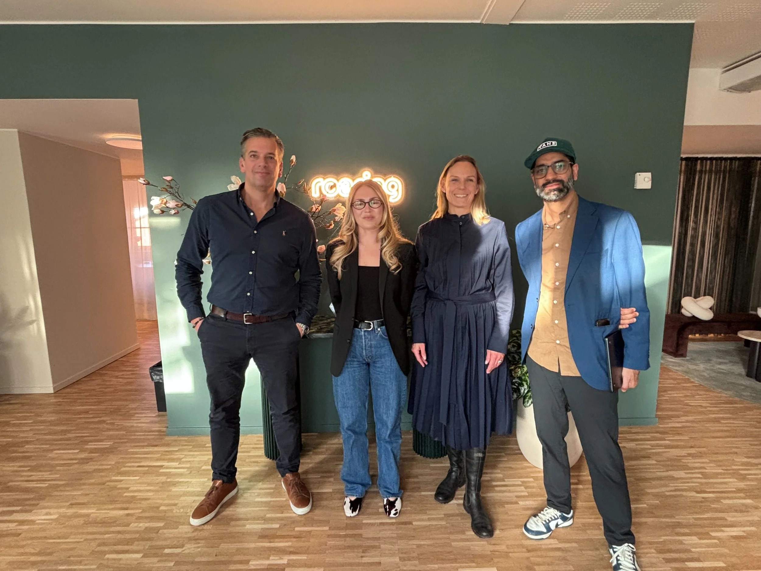 Johanna Hornberger (M), kommunstyrelsens ordförande i Danderyd, på besök hos Roaring.