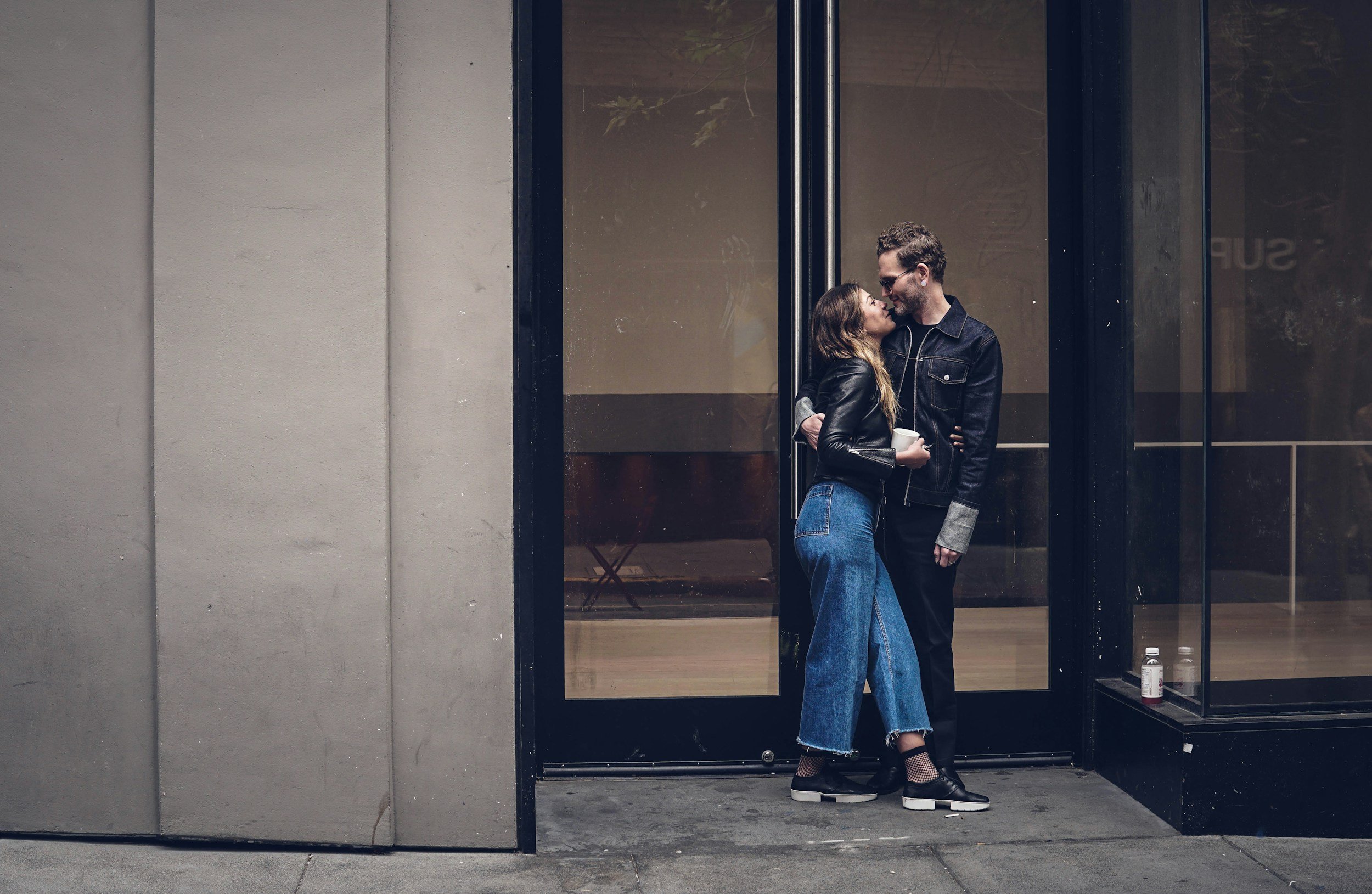 Men who kiss their wives before work live 5 years longer. Here's why.