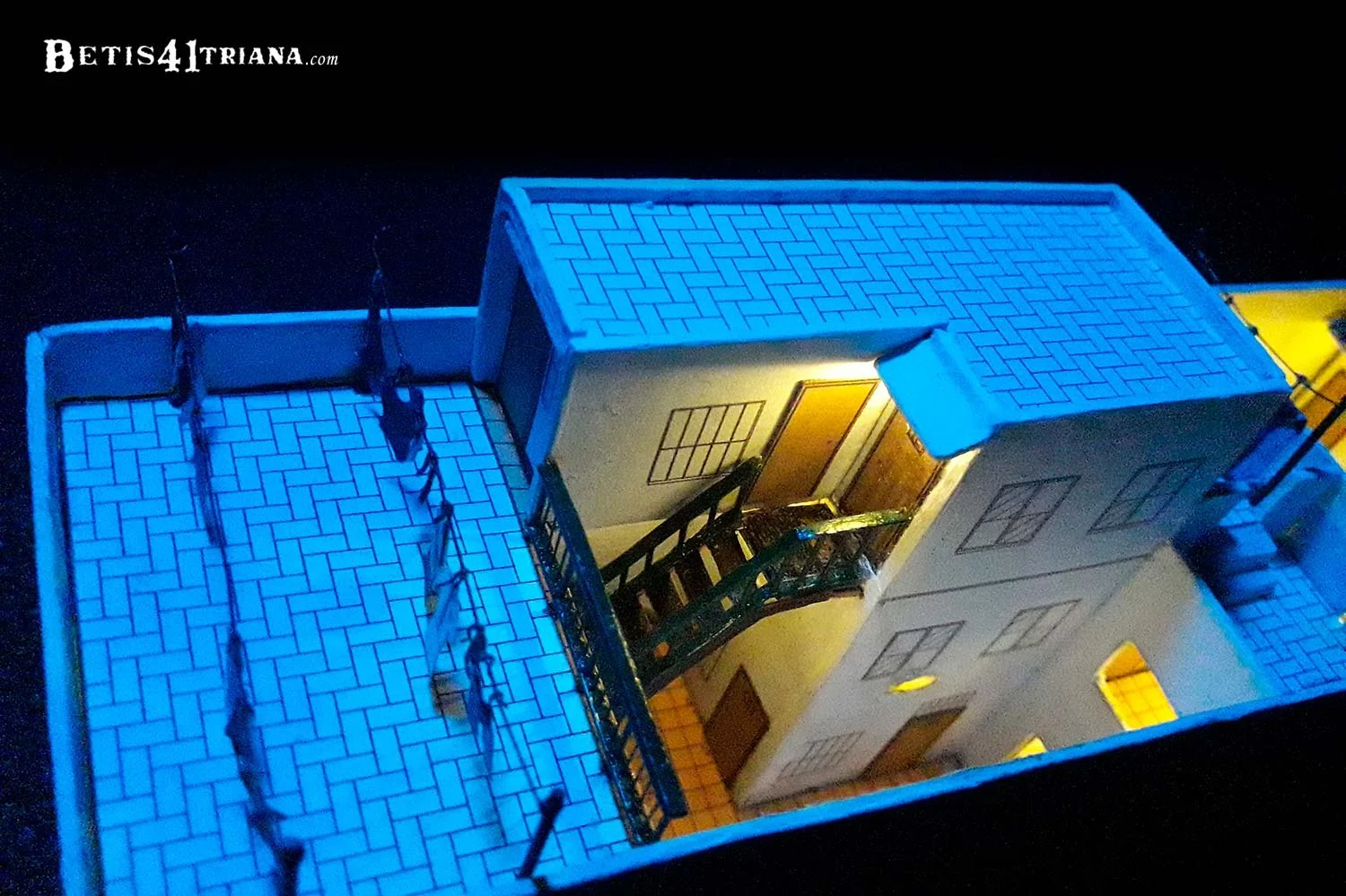 Noche. Vista aérea segundo patio y azotea