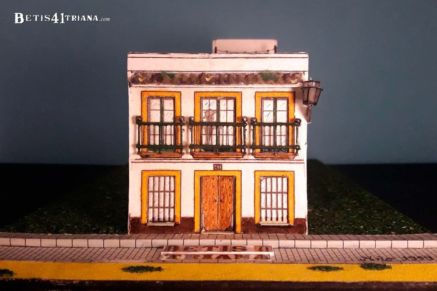 Día. Primera versión de la fachada, perteneciente al nº 42 de la calle, tomada por error inicialmente como la del nº 41