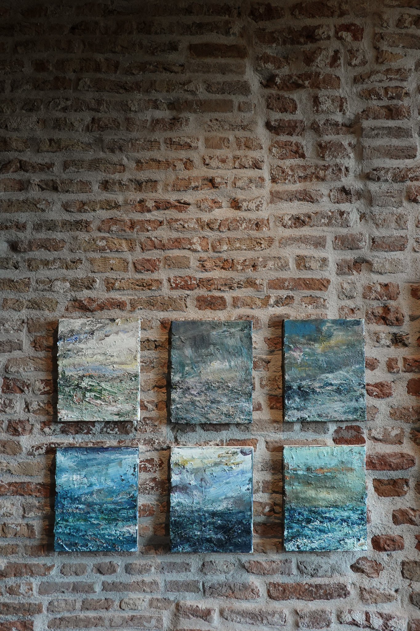 Nieuwe schilderijen uit 2026 van schilder Giovanni Winne worden tentoongesteld in Atelier 21 aan het Kraanplein 22 in Zierikzee.