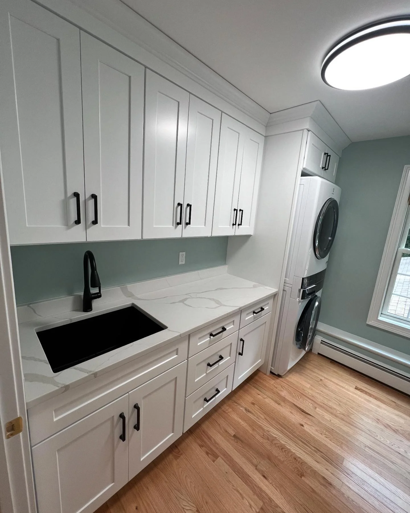 Tired of walking downstairs to do laundry? Check out this second floor laundry room we helped complete in Hebron! 

#ctplumber #plumbing #laundryroom