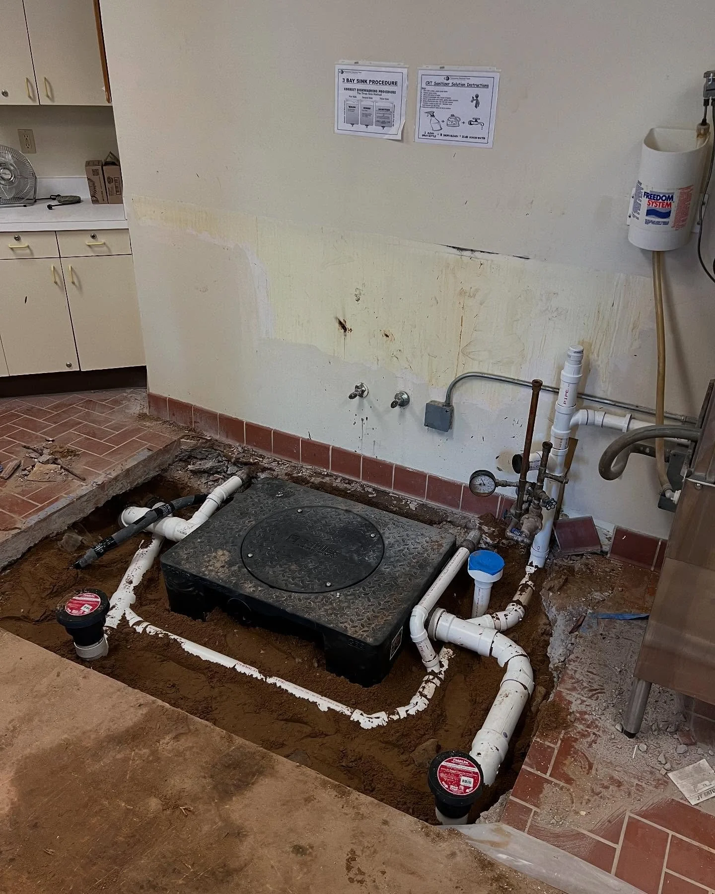 When the unexpected happens, we&rsquo;re ready to handle it! Emergency grease trap replacement done right. We were able to get this commercial kitchen up and running with minimal down time. 

Call us for all of your underground plumbing needs!