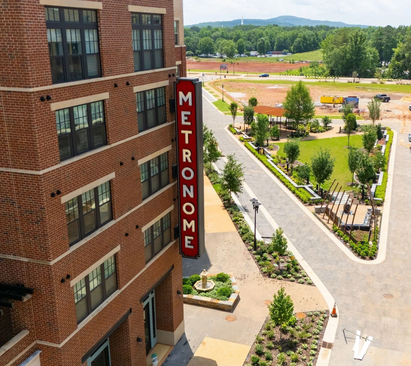 With parks, patios, and plenty of places to play, MidCity District is full of green spaces and diverse gathering spots for connecting, having fun, or relaxing! The crisp fall weather also makes it easy to get outside and hangout; pack a picnic, go fo