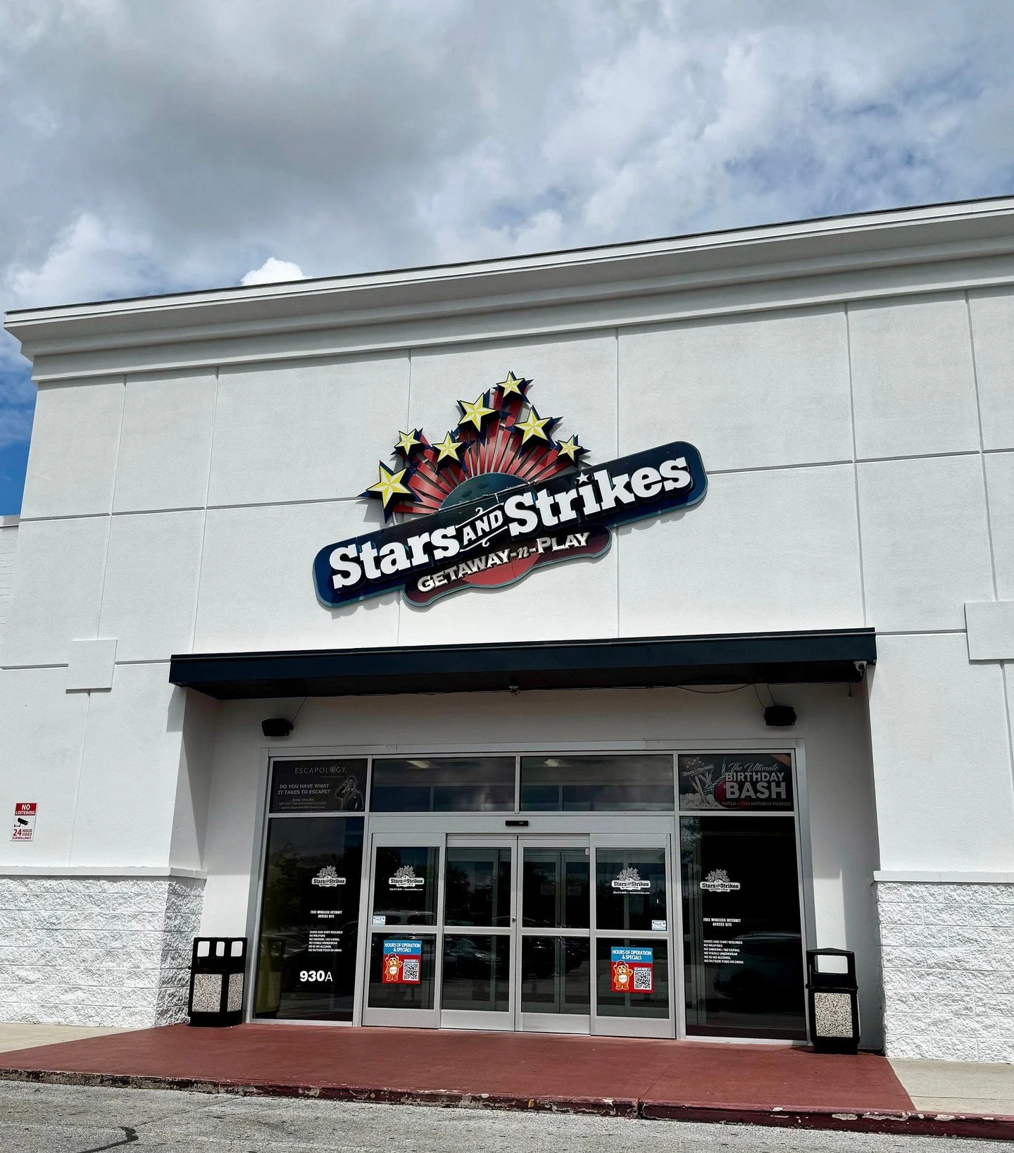 ✨ 12 Days of MidCity Giveaways ✨

🎄🎅We&rsquo;re spreading holiday cheer with daily prizes from your favorite local spots!!! 

✨ Day 8️⃣ we&rsquo;re picking TWO winners to each receive 2 hours of bowling, shoe rental, one pitcher of soft drink, and 