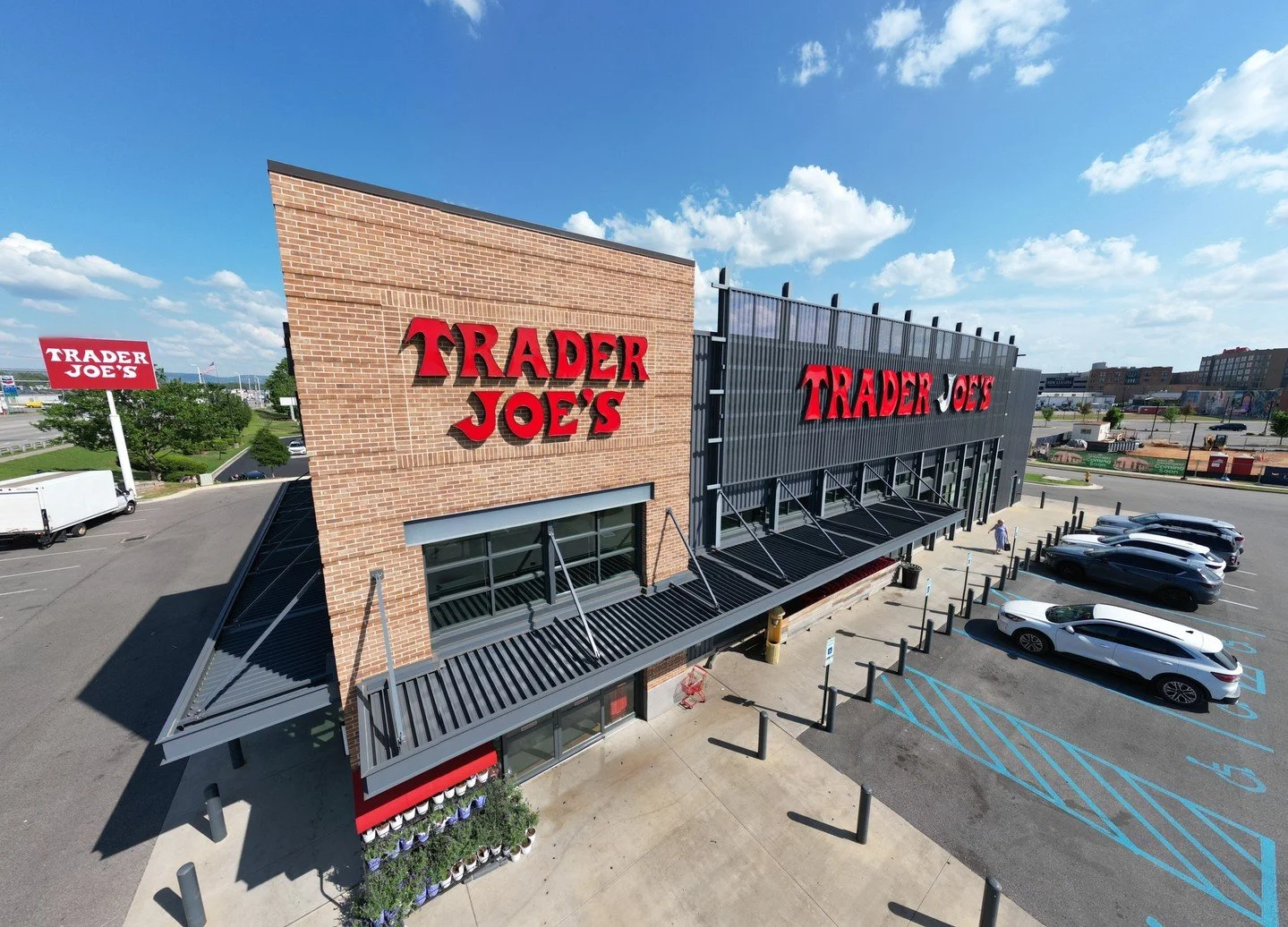 🛒Grocery runs just got better 🛒

✨Did you know you can swing by Trader Joe&rsquo;s right here in MidCity District? From cult-favorite snacks and fresh florals to easy weeknight dinners and seasonal finds you didn&rsquo;t know you needed&hellip; it&