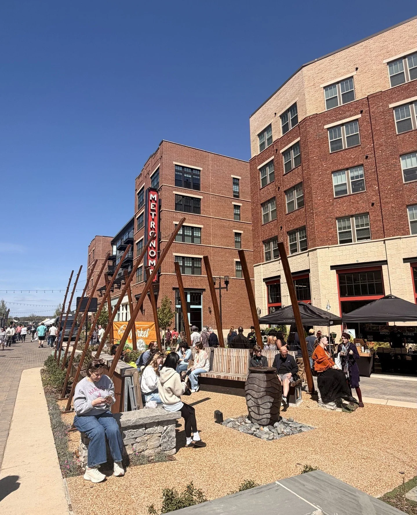 Happy Sunday! The Market at MidCity has 51 local vendors today from 12-4pm.  Tag your market crew, and we'll see you soon! ⁠
⁠
🙏Thank you to our sponsors🙏⁠
Leaf Filter⁠
The Prewitt Group⁠
Renewal by Anderson⁠
⁠
👇️👇️👇️⁠
⁠
Welcome to our EIGHTH SE
