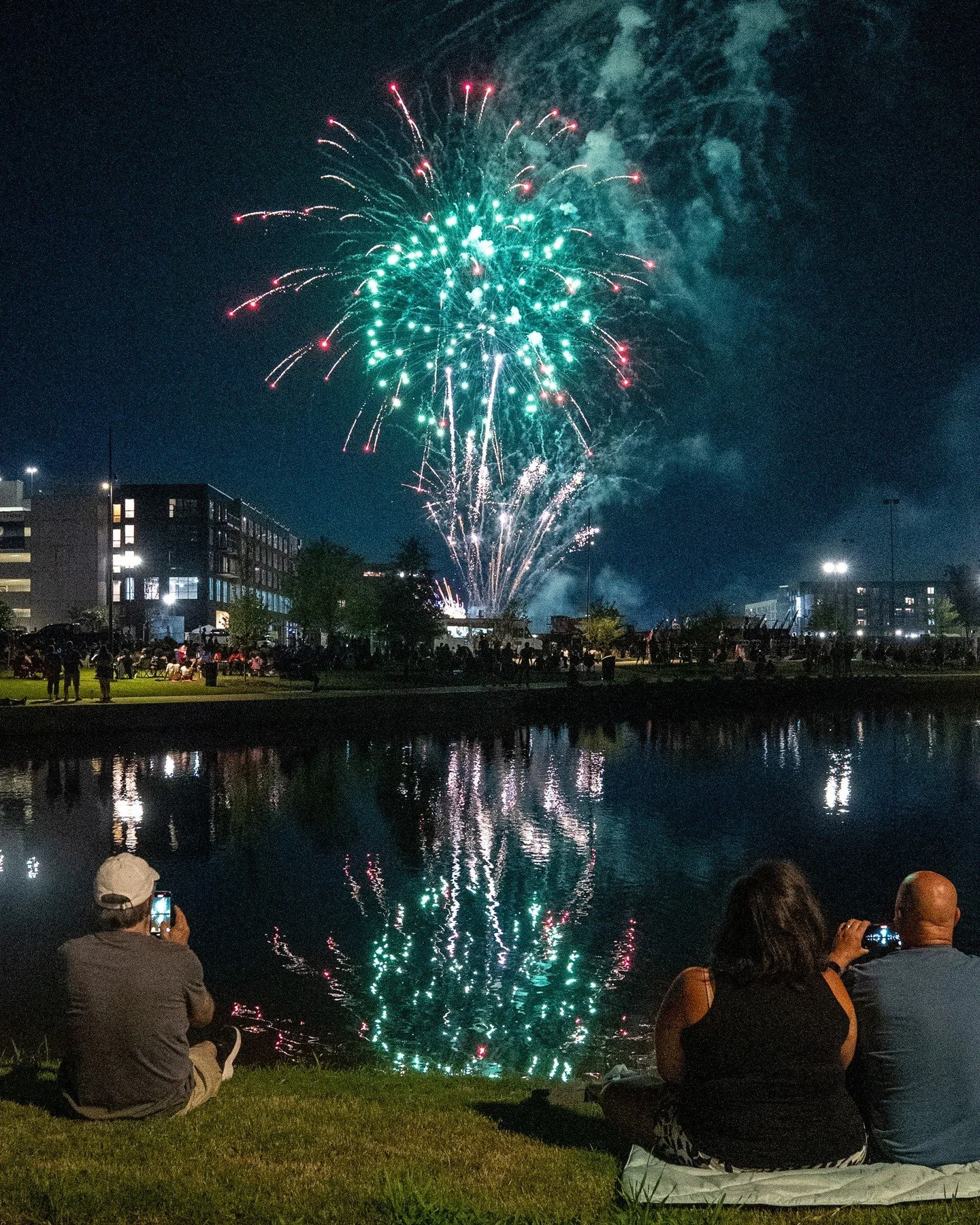 SAVE THE DATE🎇🧨🌭
 
⁠⁠Join MidCity District from Friday, July 3rd to Sunday, July 5th, as we celebrate America's 250th birthday with TONS of wonderful, family-friendly activities, including THE BIGGEST fireworks celebration in North Alabama on Satu