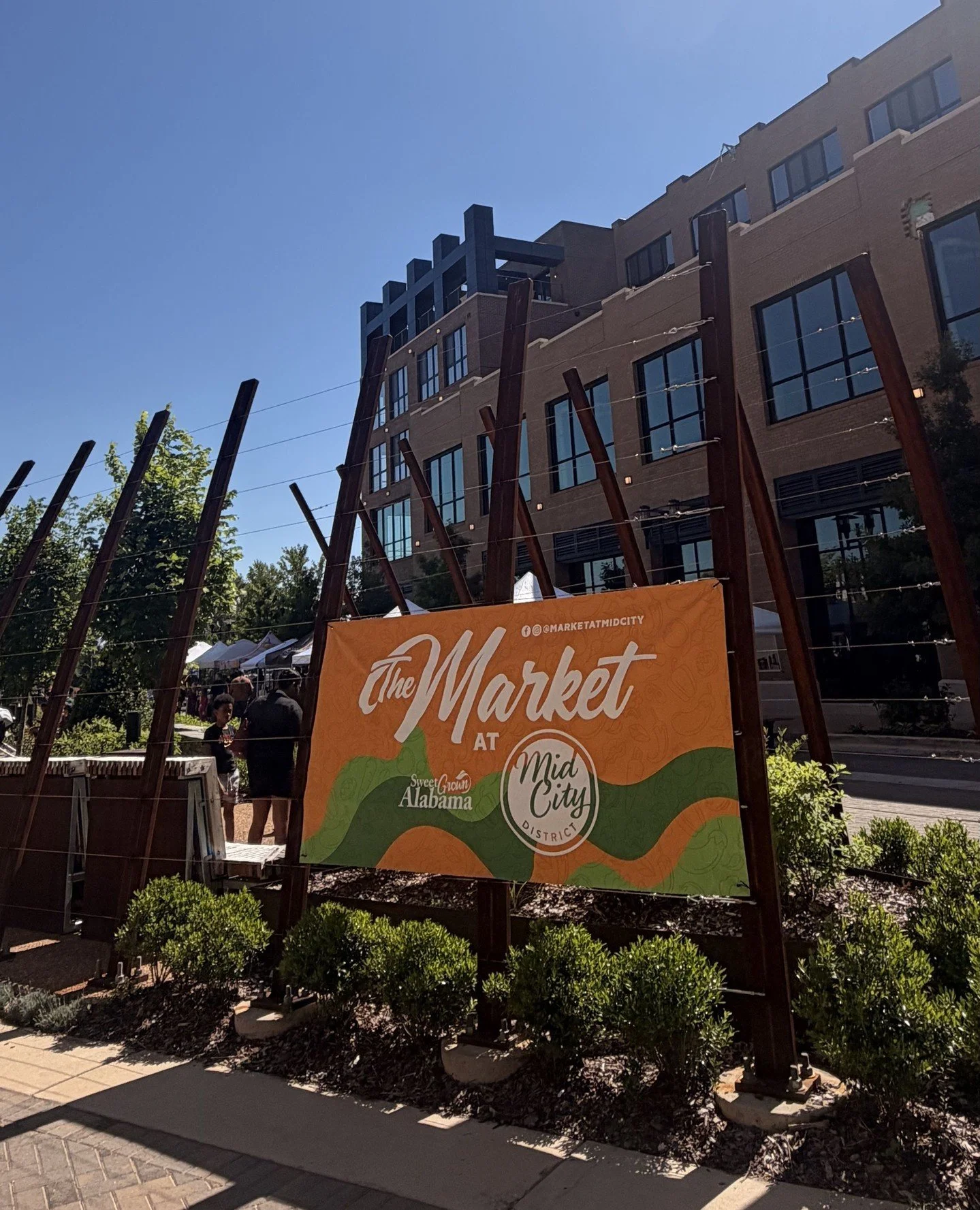 It's a beautiful May Sunday, and the summer produce is starting to roll in! The Market at MidCity has 55 vendors from 12-4pm! Come shop local with us :) ⁠
⁠
🙏Thank you to our sponsors🙏⁠
Leaf Filter⁠
The Prewitt Group⁠
Renewal by Anderson⁠
⁠
👇️👇️?