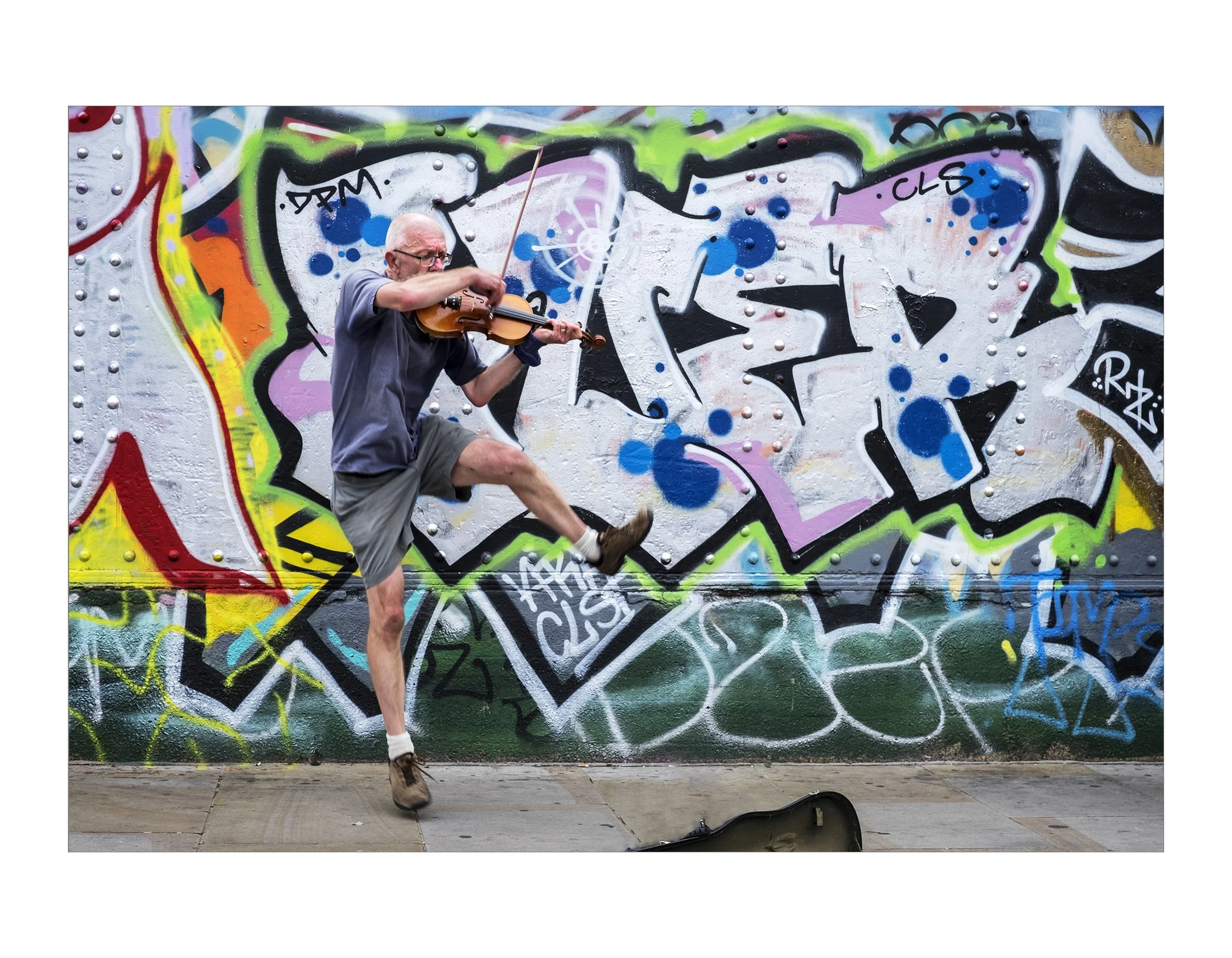 Fiddler off the Pavement