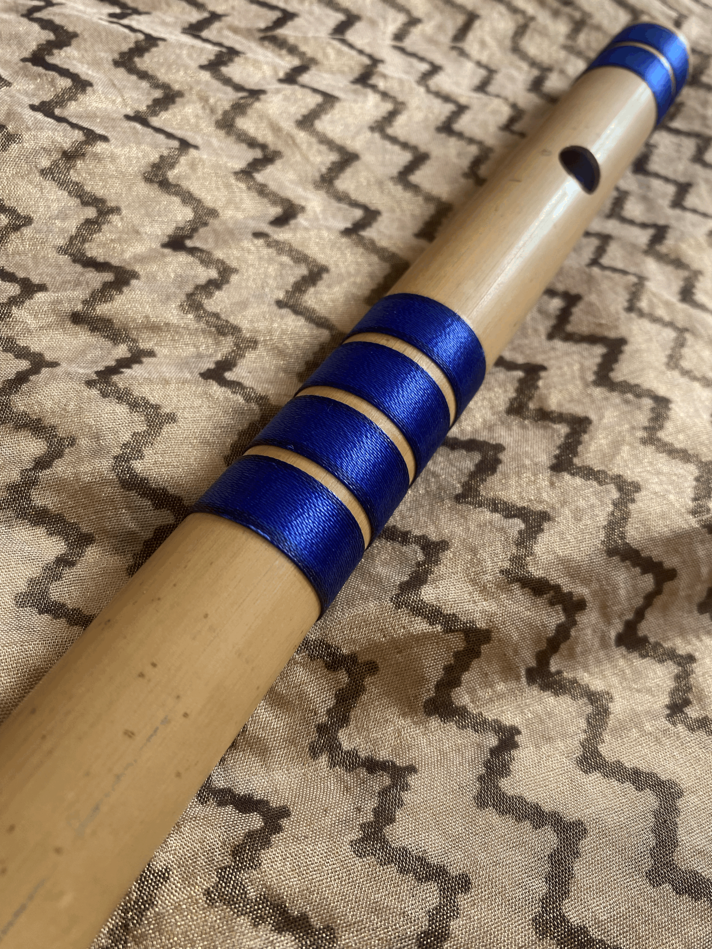 PROFESSIONAL QUALITY BANSURI FLUTE IN KEY OF B . HARD CASE INCLUDED IN PRICE