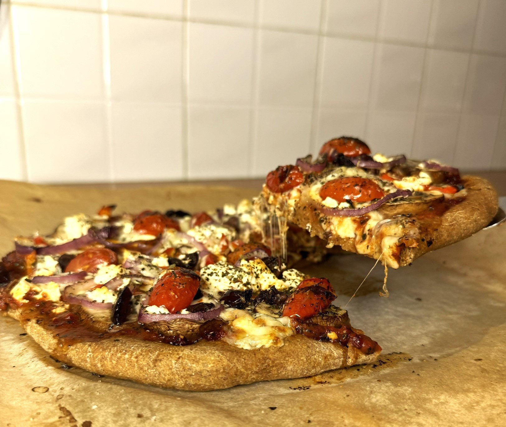 Πίτσα με αλεύρι ολικής άλεσης