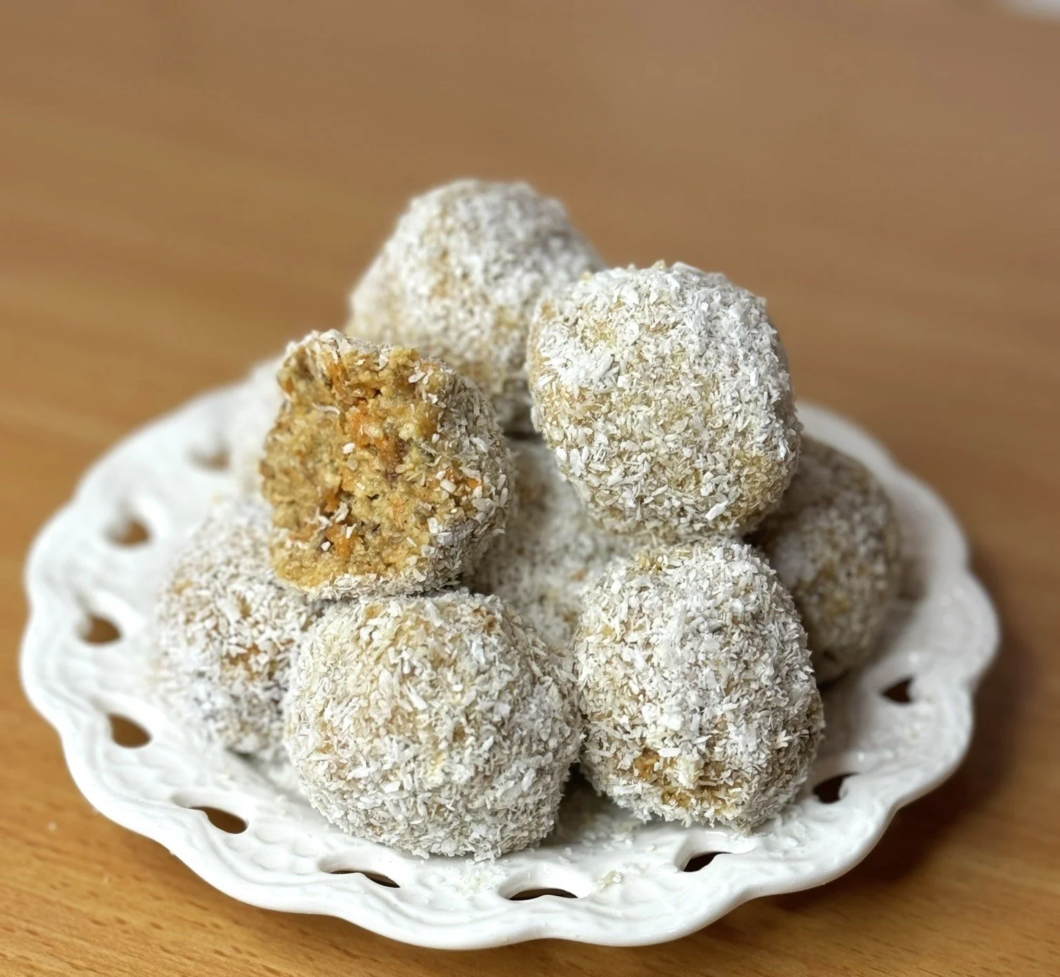 Carrot cake energy balls
