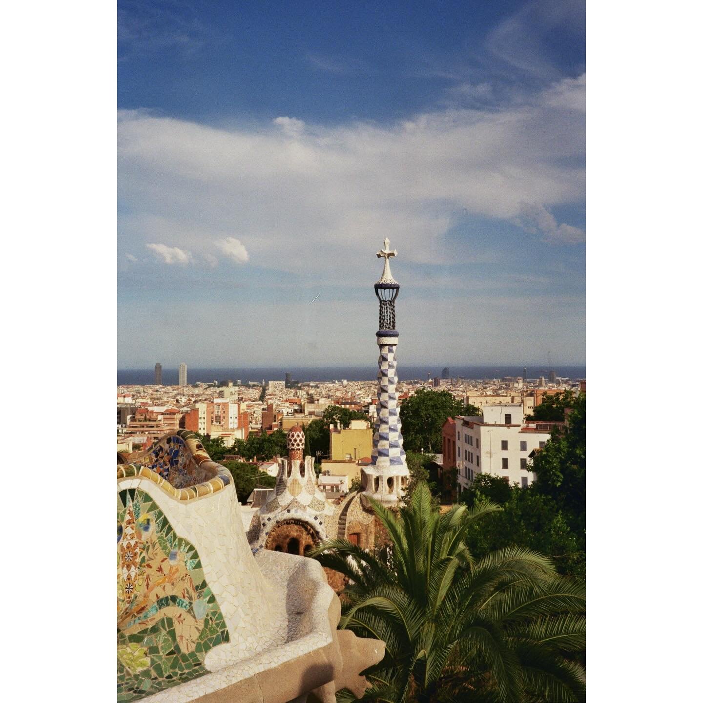 Pt 3 of the joy of discovering a city through your camera 🤗

#barcelonaphotography
