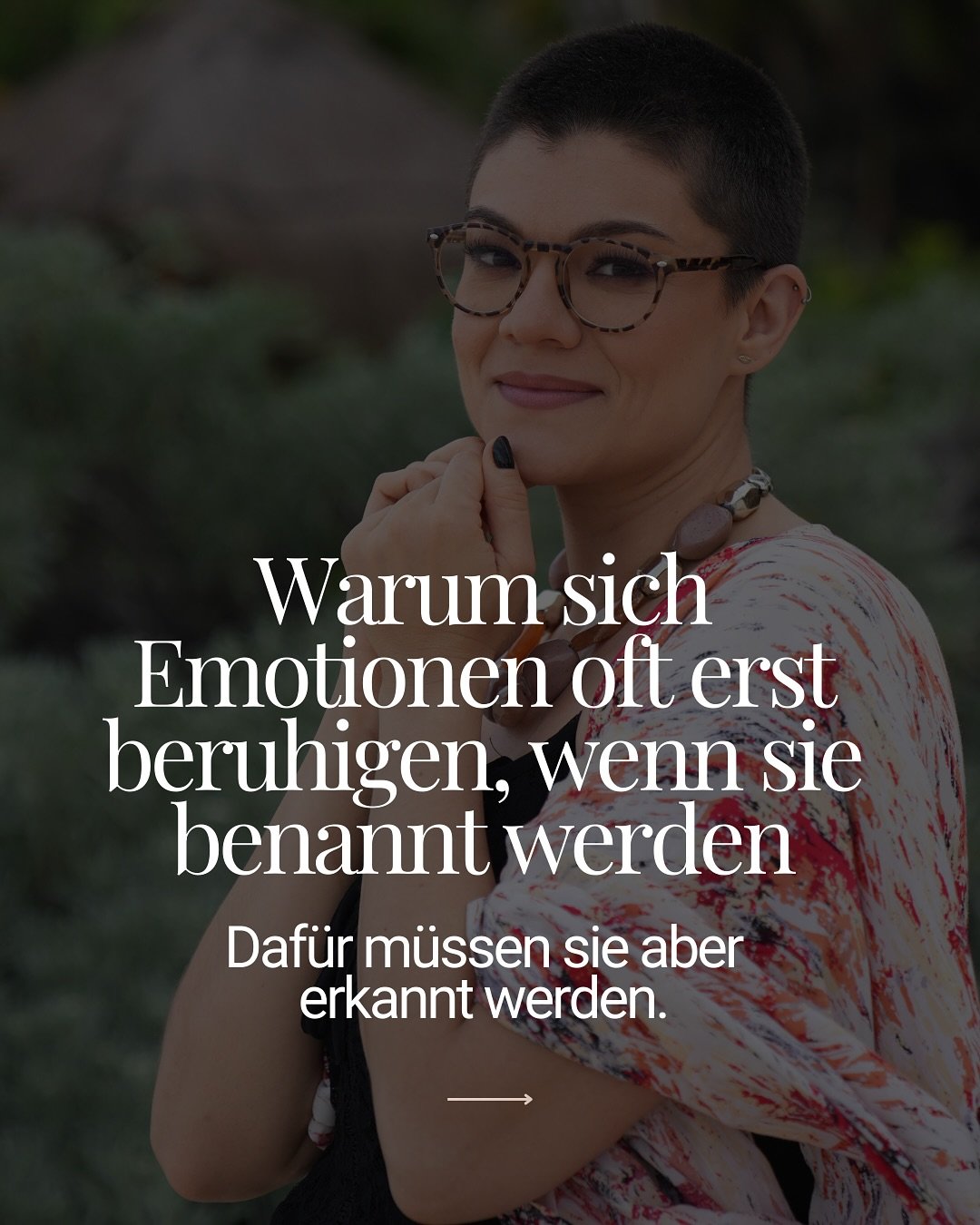 Warum sich Emotionen oft erst beruhigen, wenn sie benannt werden.
Viele Coaches wollen Emotionen schnell ver&auml;ndern oder &bdquo;l&ouml;sen&ldquo;. Doch genau das erh&ouml;ht oft den inneren Druck.
Das emotionale System beruhigt sich nicht, wenn G