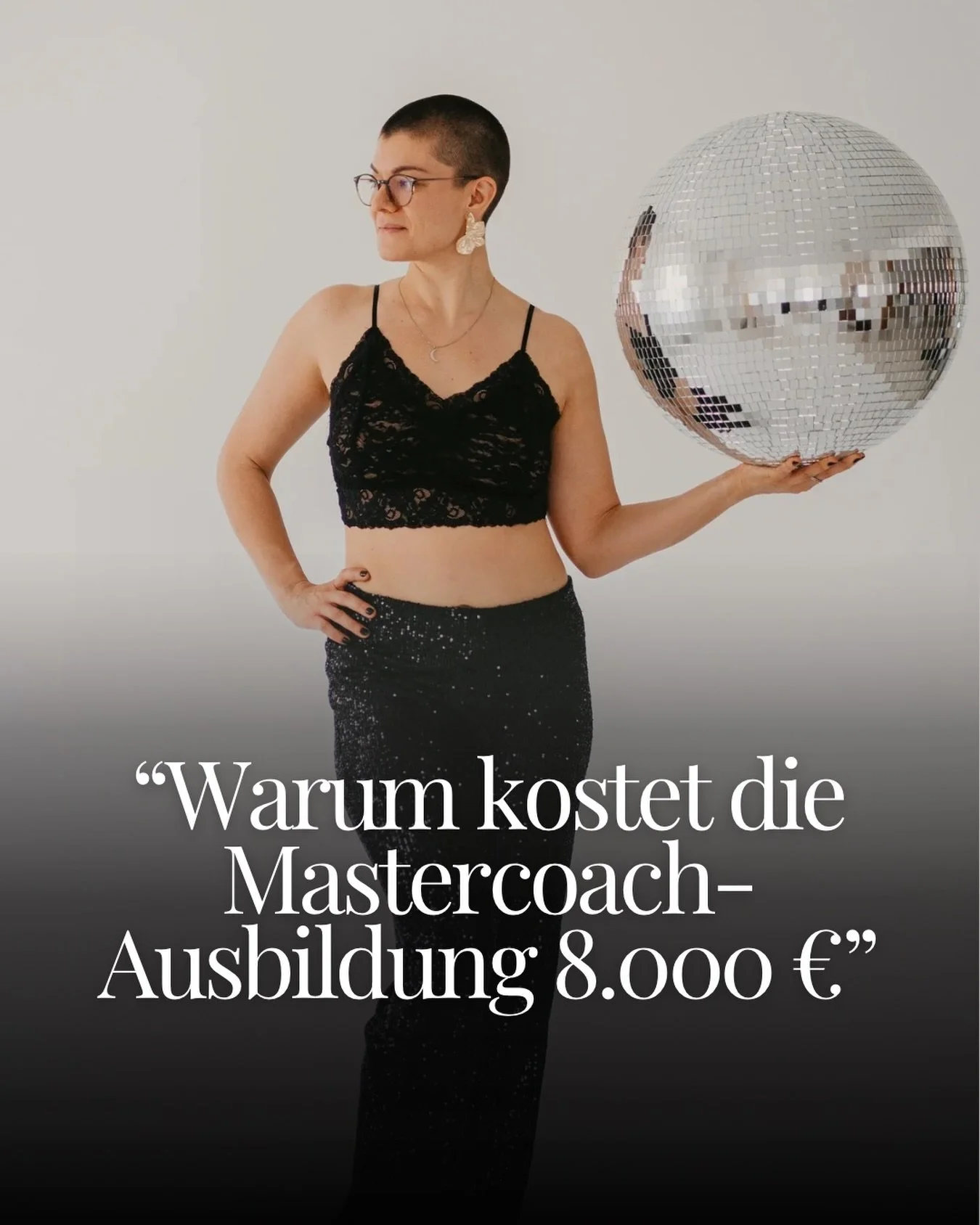 &bdquo;Warum kostet die Mastercoach-Ausbildung 8.000 &euro;?&ldquo;

Weil du hier keinen Inhalt kaufst. Du kaufst eine F&auml;higkeit.
Eine F&auml;higkeit, die dein gesamtes Business tr&auml;gt.

Ein Kunde hat mir letzte Woche erz&auml;hlt:
1,5 Mio. 