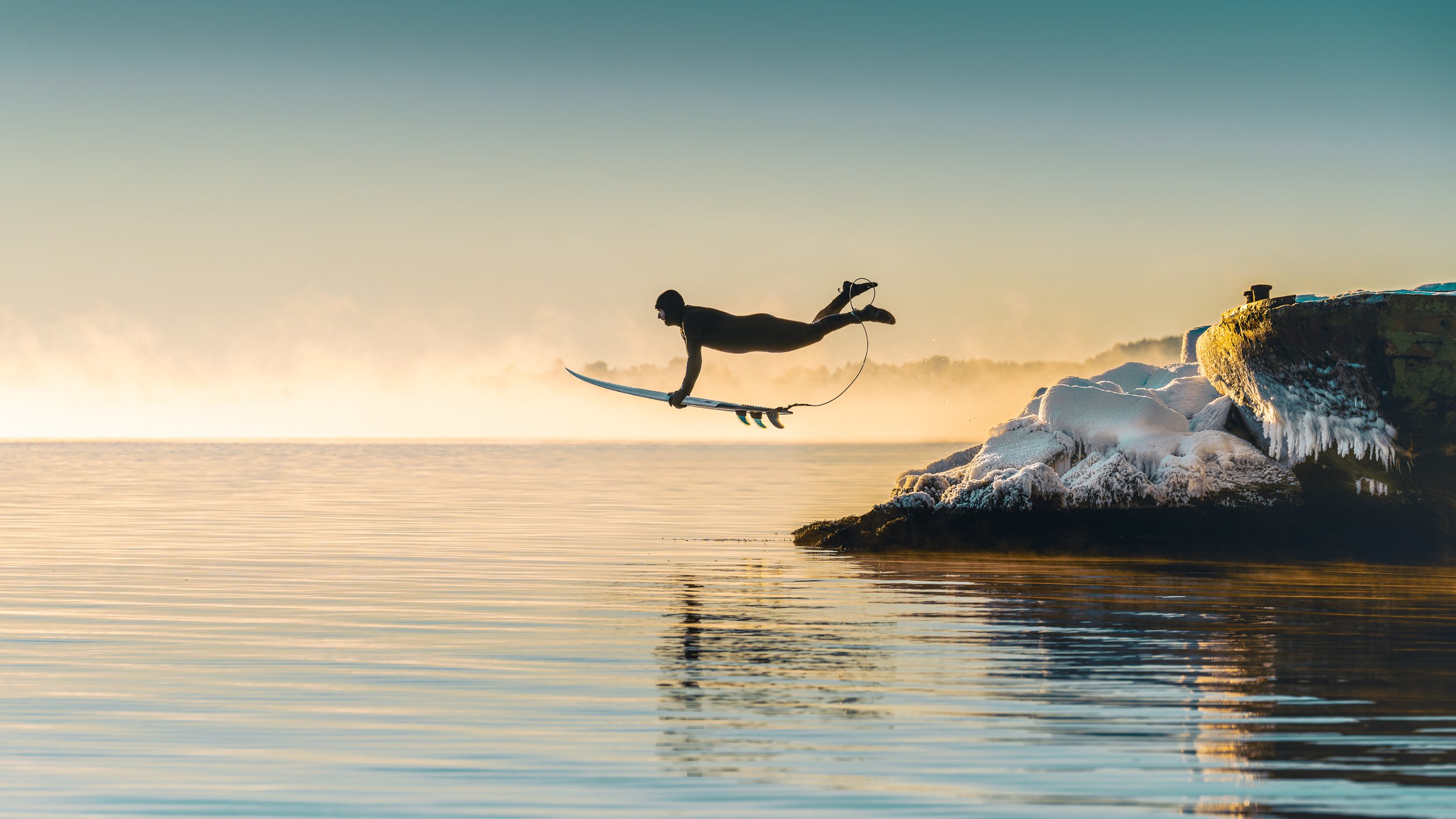 SurfNorge_Patagonia_Vinter2024_HenrikJumpHighColorCool-.jpg