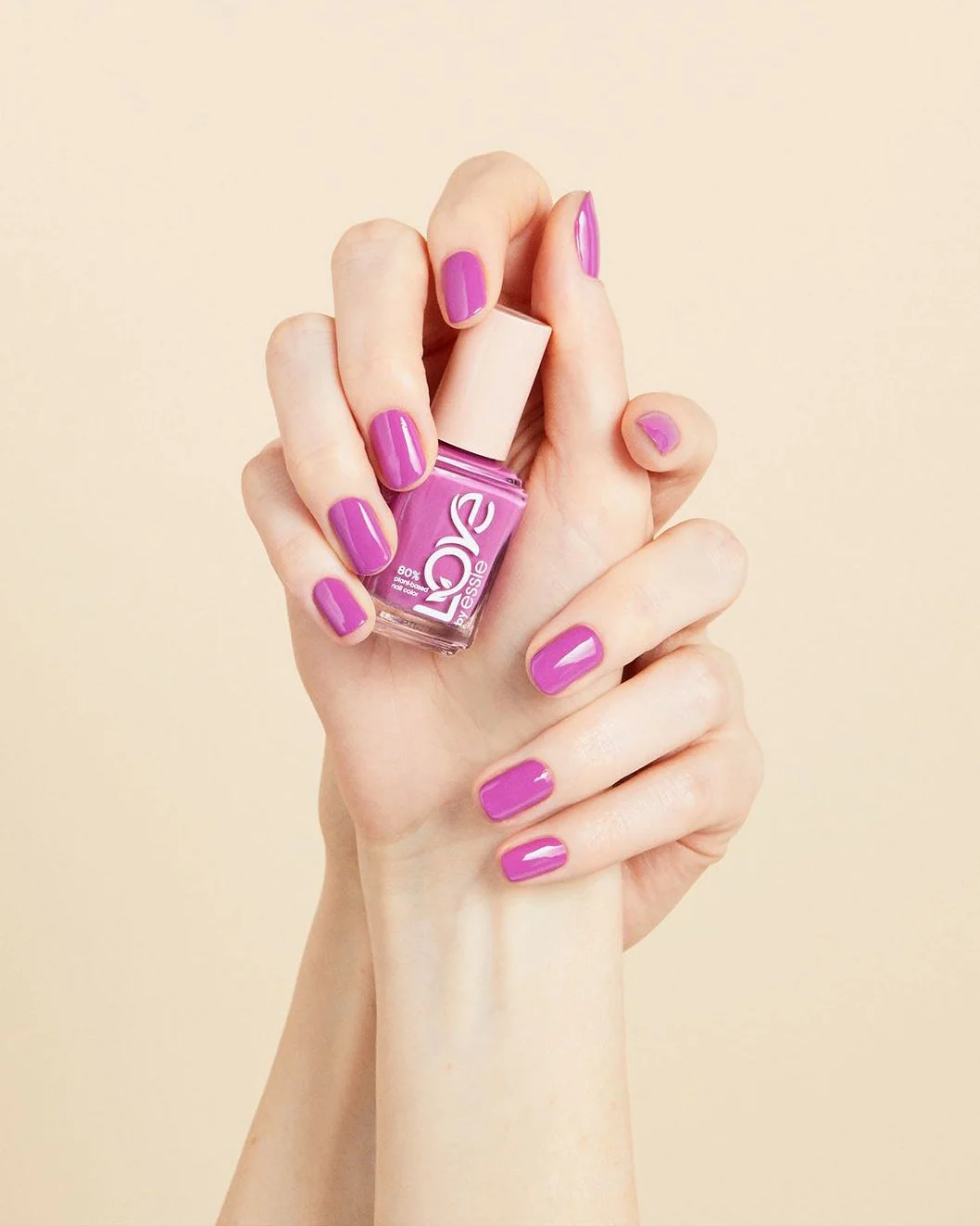 ESSIE_Love_Holding-SKU_Light_Crop.jpg