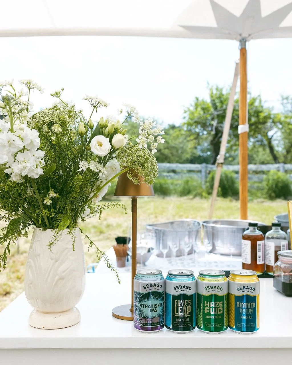 At your wedding your guests are going to spend the most time at the bar! That’s why having a well-thought-out bar isn’t just a “nice to have”—it’s a MUST have.
At Eido Bar Company, we make sure it is.
We build eve