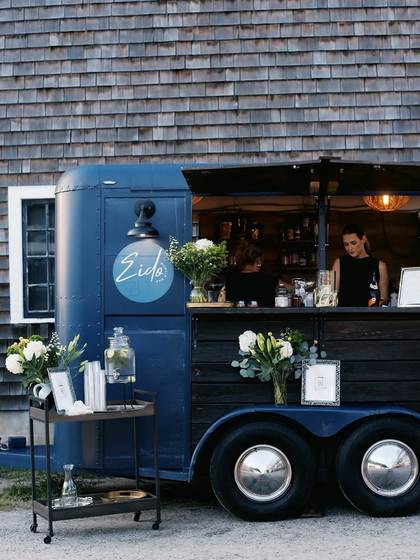 At Eido Bar Company we’re dedicated to every couple’s story and in doing so, offer a more personal experience in designing a menu with our couple’s that fits their vision, tastes, and preferences. We bring years of experience, passi