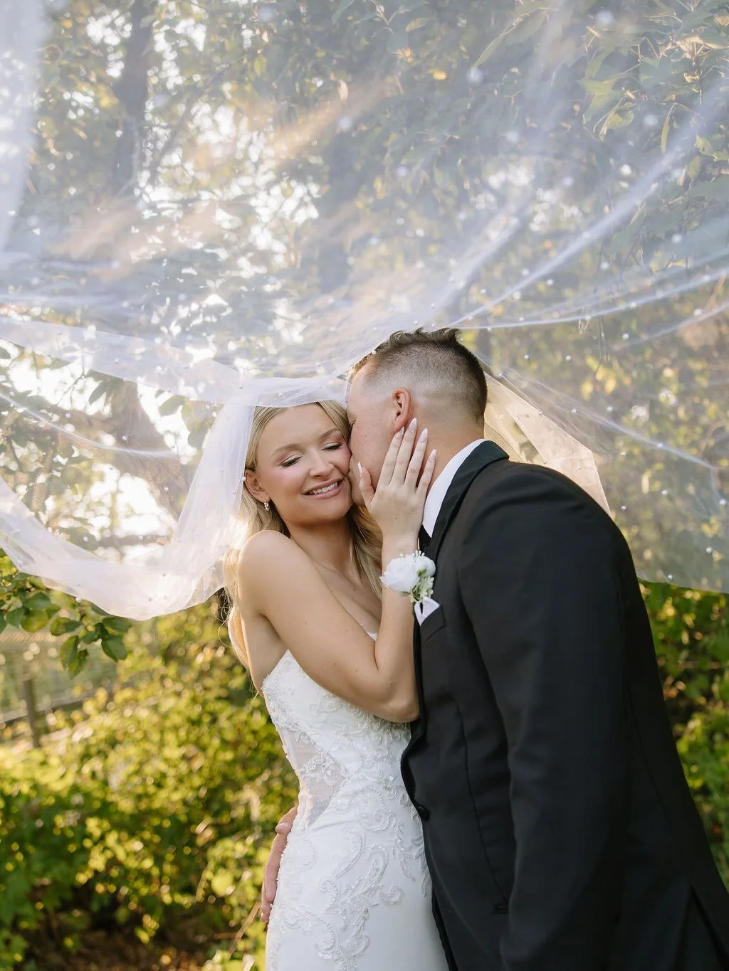 Swooning over all the highlights and albums being sent my way from this past season. Truly our biggest and best yet. 🥂❤️
So many couples celebrated, so many unforgettable moments shared, and a stellar bar team who were the backbone of Eido Bar Compa