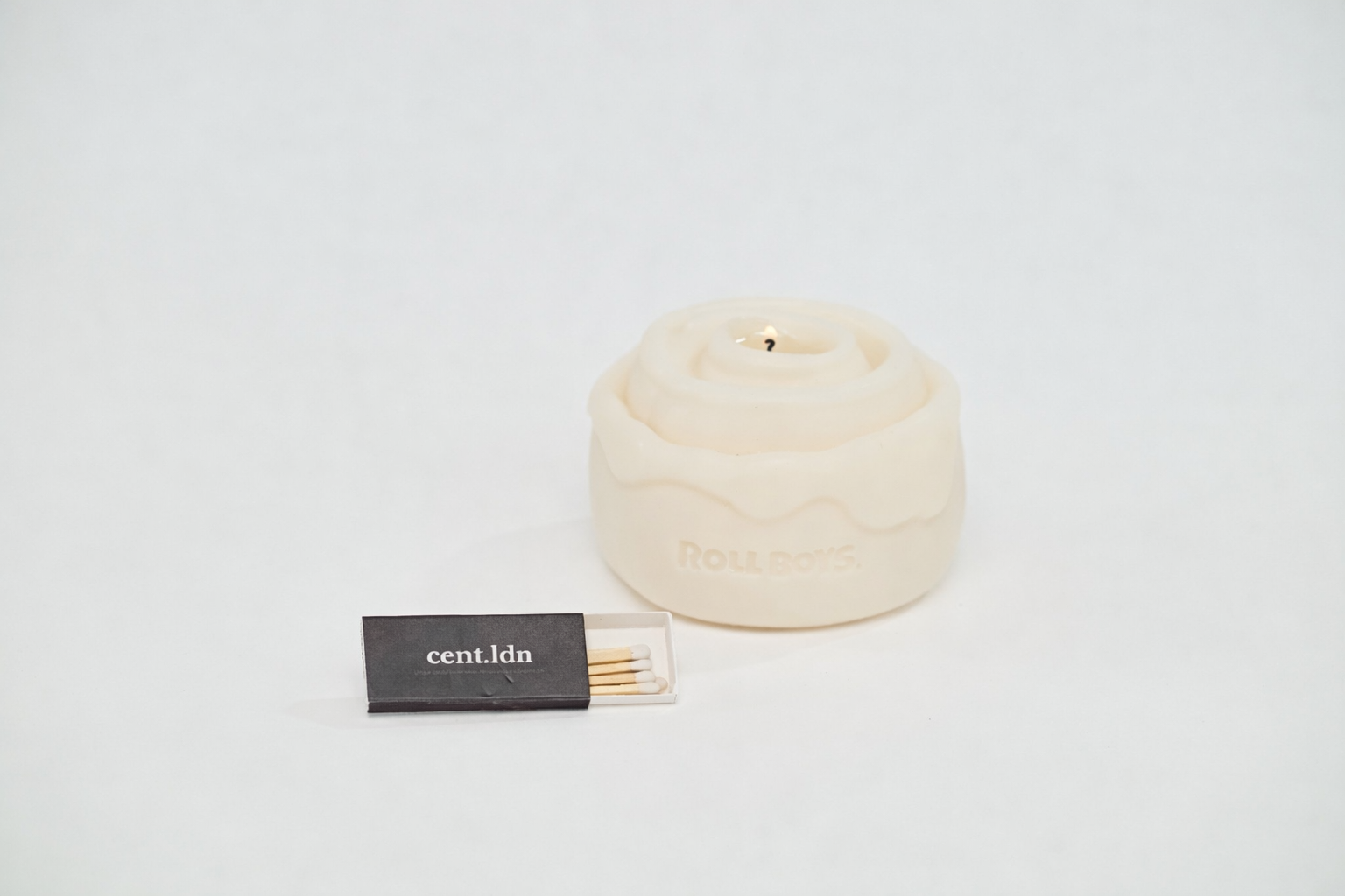 Roll Boys x cent.ldn Cinnamon Roll Candle