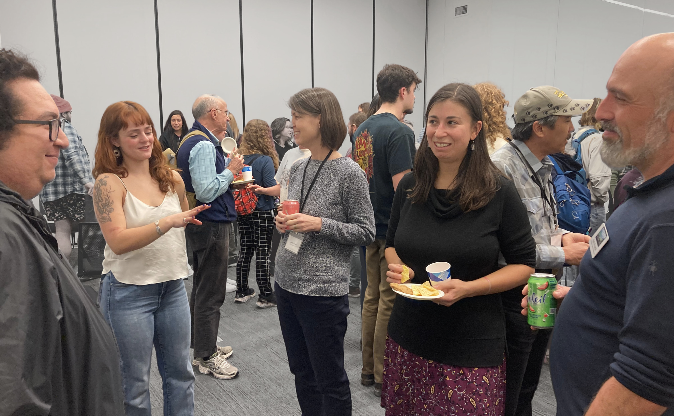 Good governance processes include meaningful, two-way knowledge sharing with local community. FireGen organized a social hour in Eugene, Oregon focused on the
Northwest Forest Plan. Over 40 people showed up! Visiting committee members met with and le