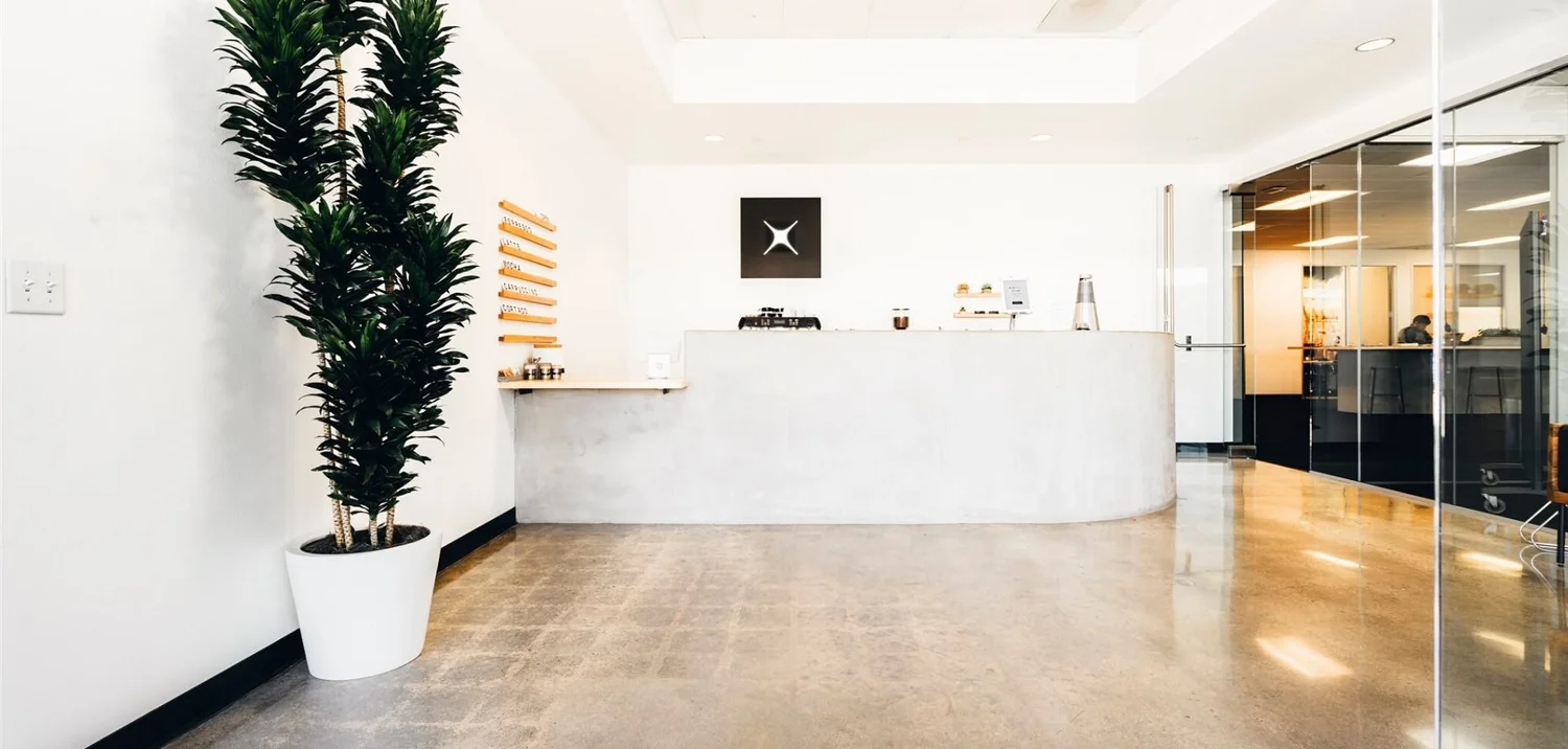 The Comprehensive Guide to Hot Desking: Everything You Need to Know (or ...