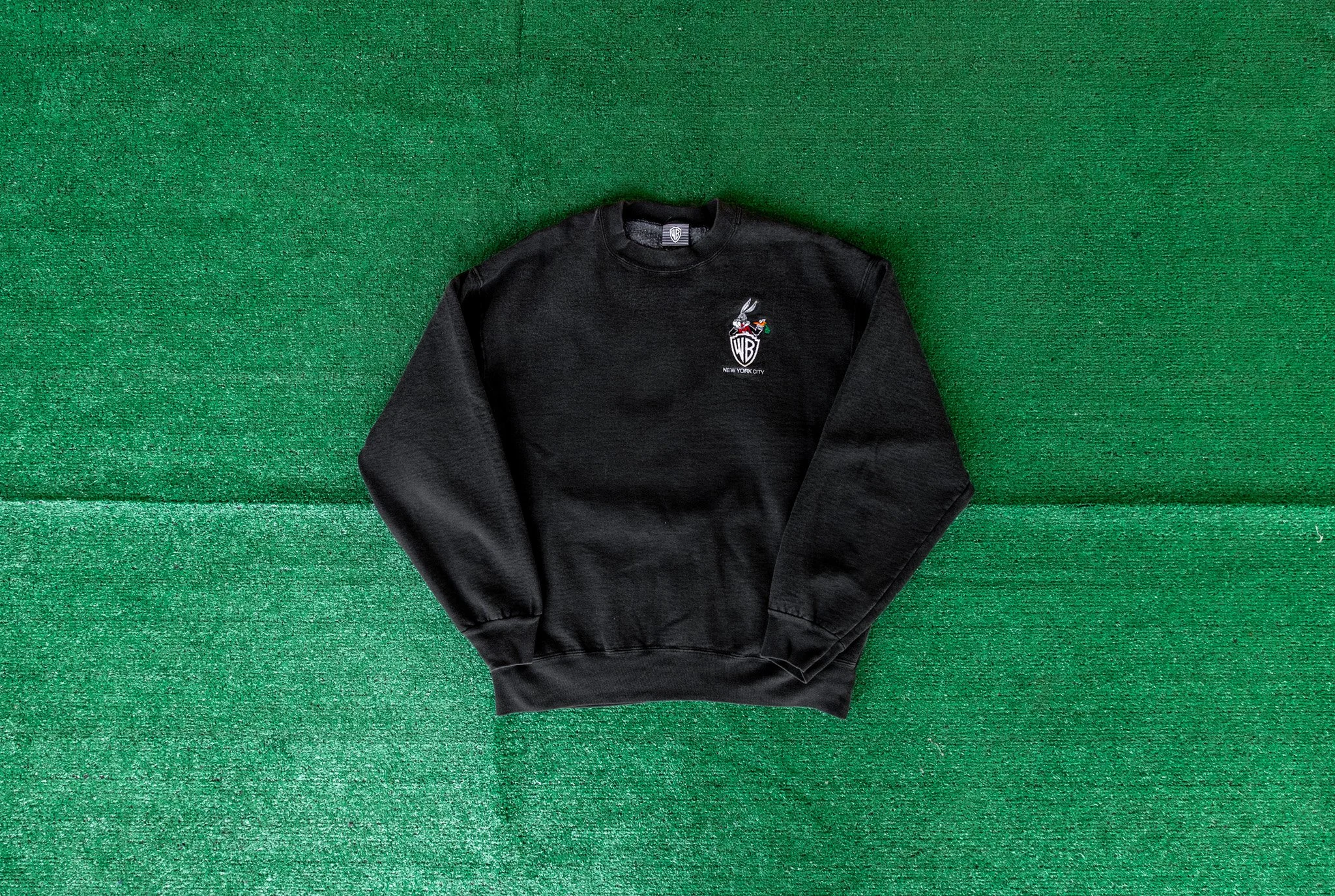 Vintage Warner Bros 1991 Looney Toons Crewneck Sweater NYC Bugs Bunny Size Large