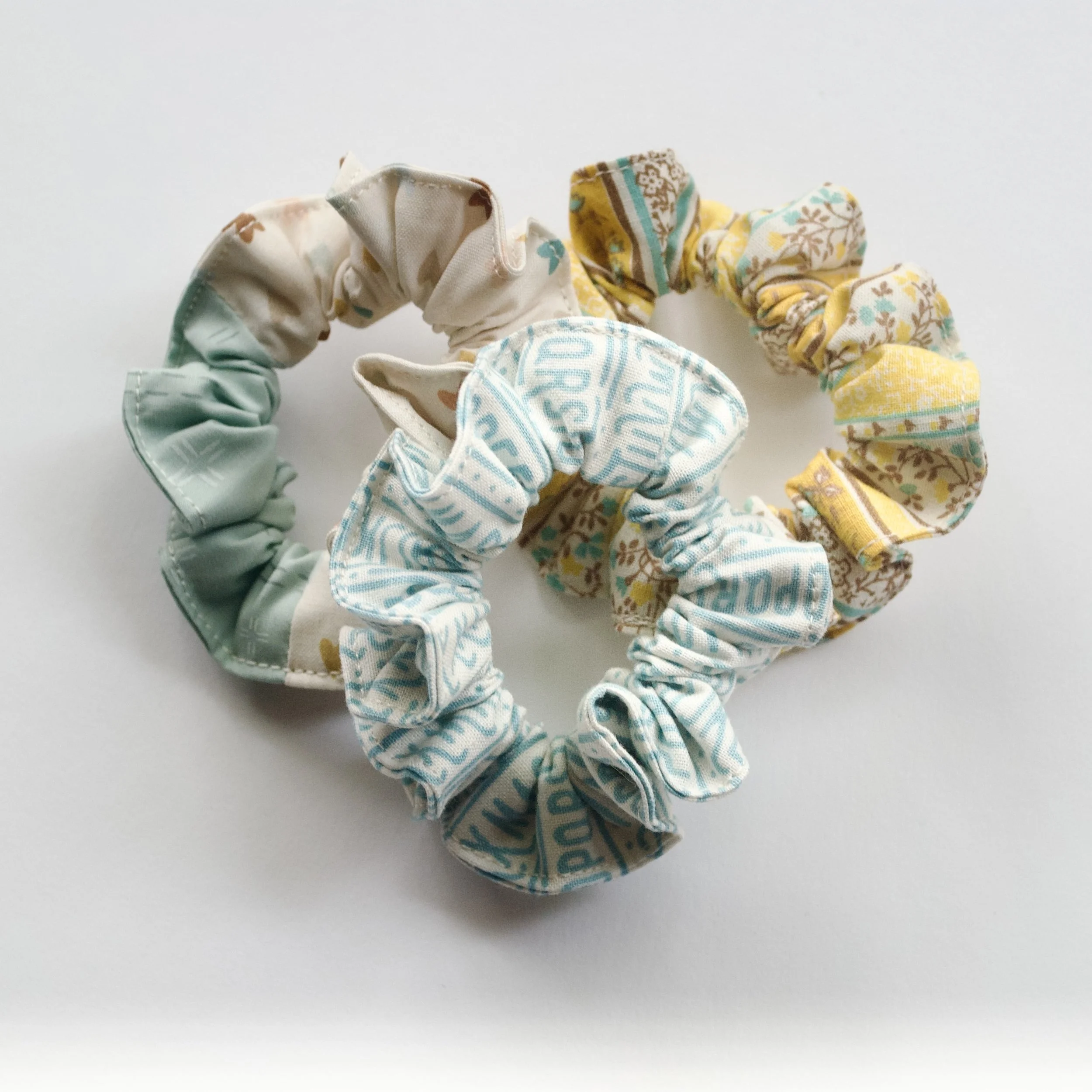 Scrunchie1B_10B_16B.jpeg