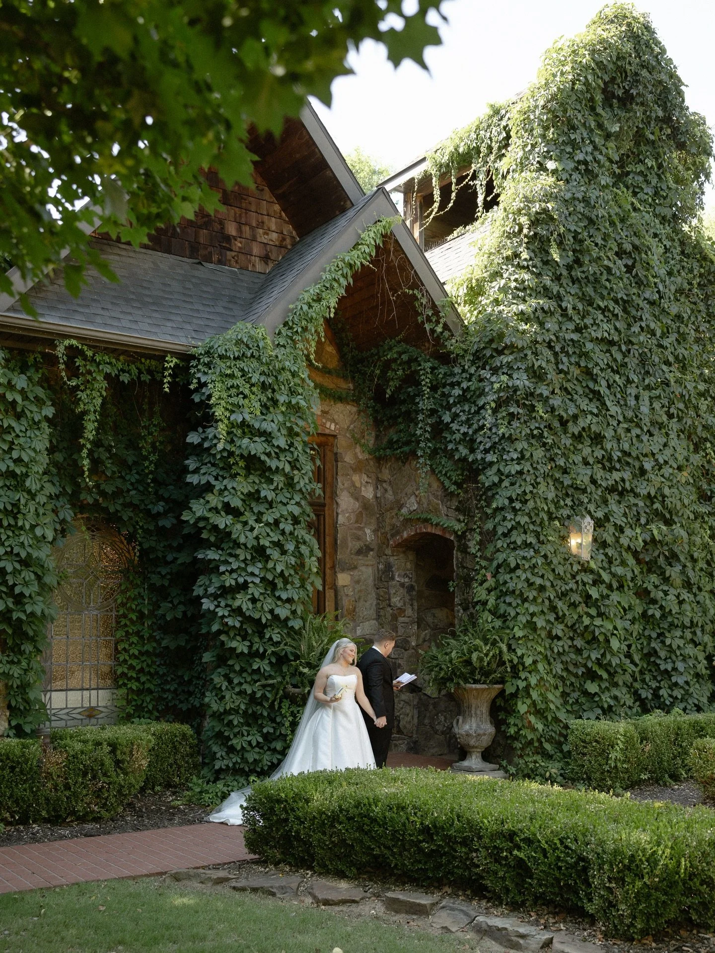 That first touch moment 🤍