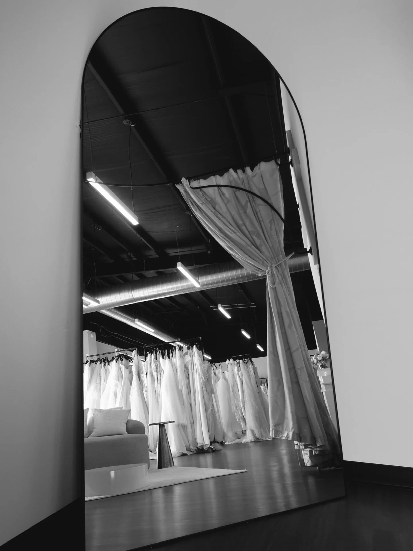 Tesori Off the Rack 🕊️

A new bridal experience in Bentonville, Arkansas.
Couture gowns. Ever-changing inventory. Off the rack.

Designed for brides on a shorter timeline or those ready to say yes and take their gown home the same day.

Upcoming Pop