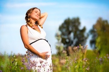 Sacramento Maternity Photographer Shares 15 Must-Try Photoshoot Ideas
