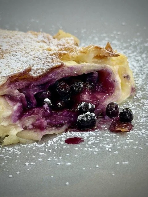 Borovničev zavitek s skuto