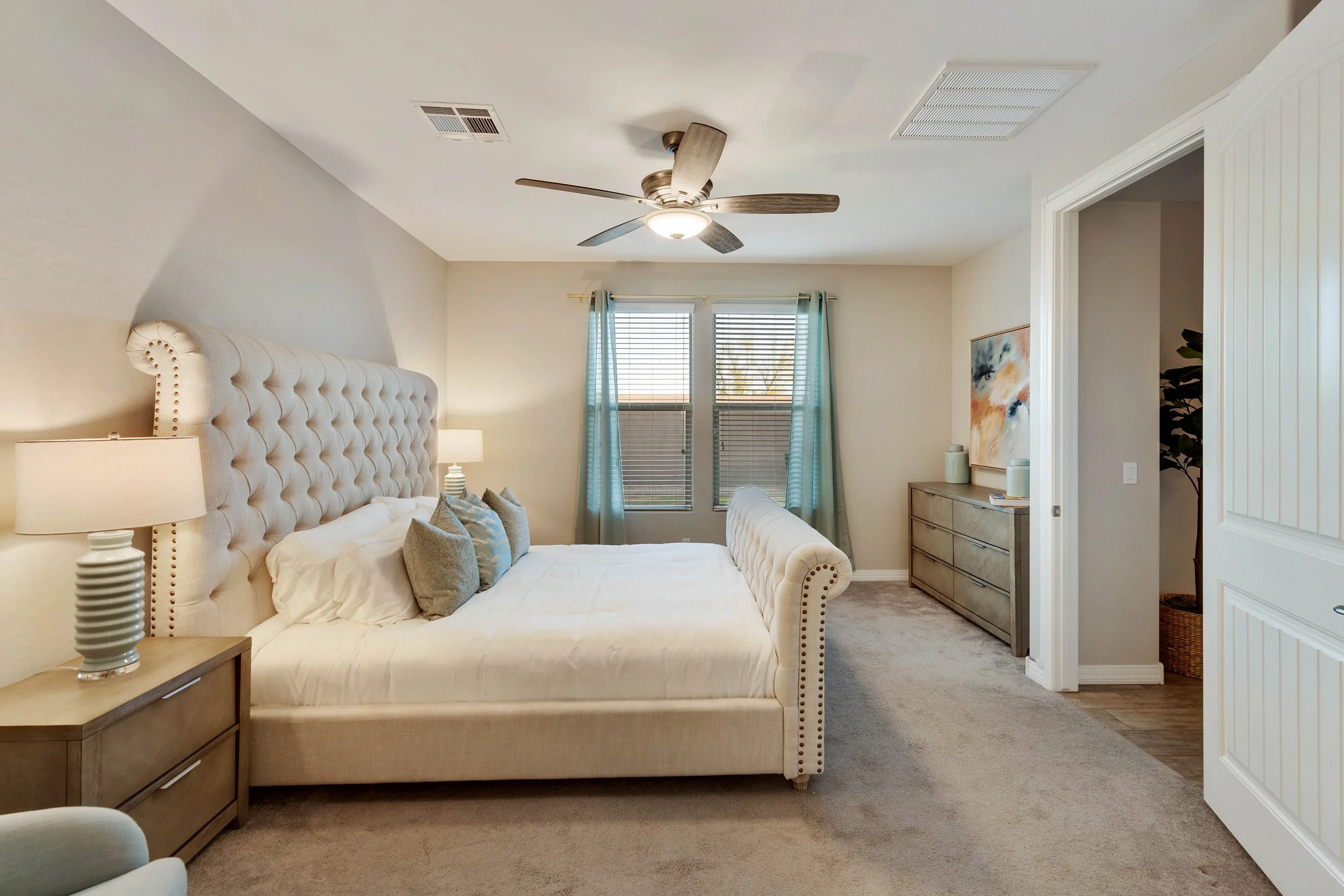 YvetteCraddockDesigns-ContemporaryMintOwnersSuite1.jpg