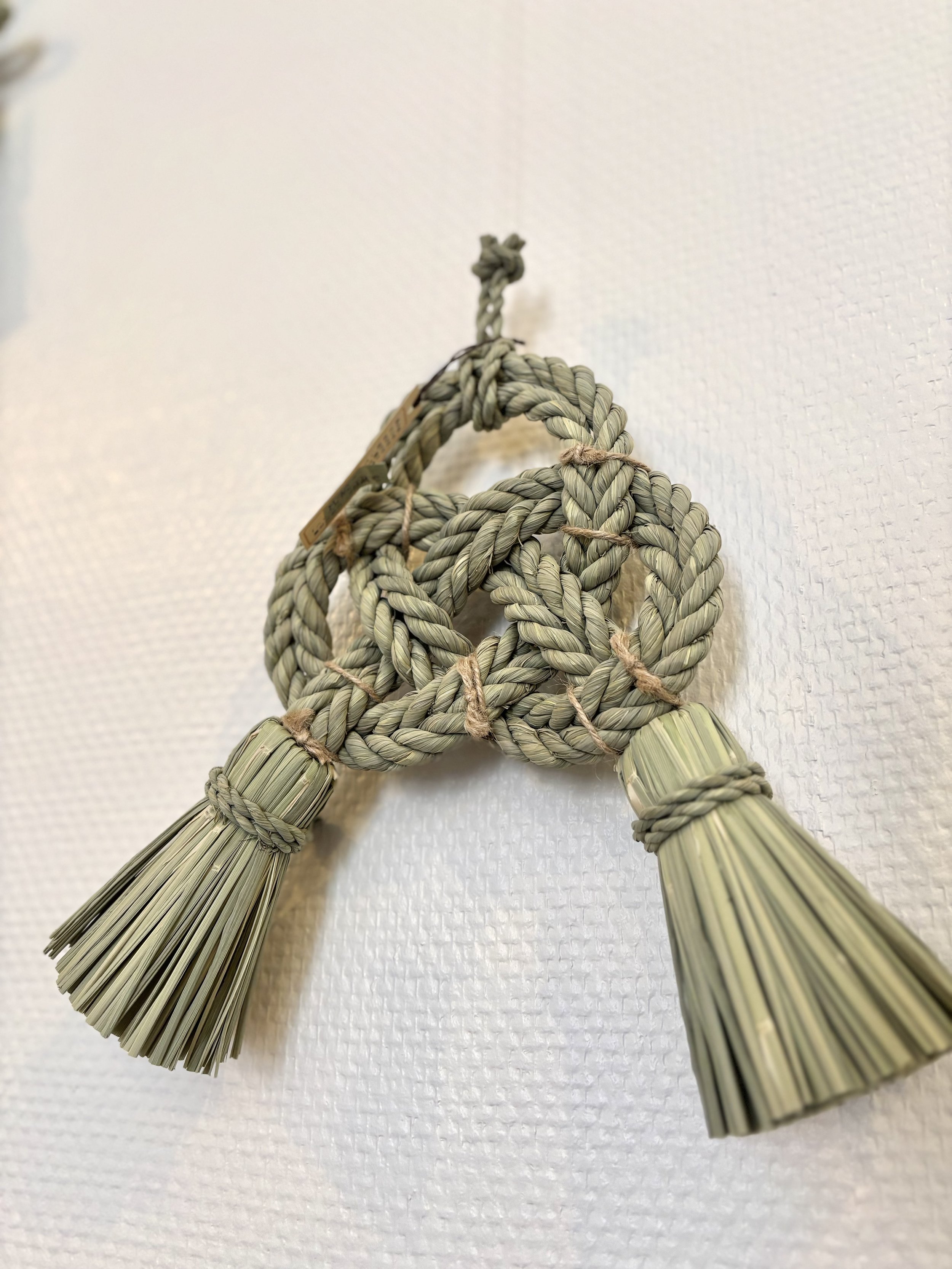 Inspirée d’un nœud ancestral japonais - shimenawa