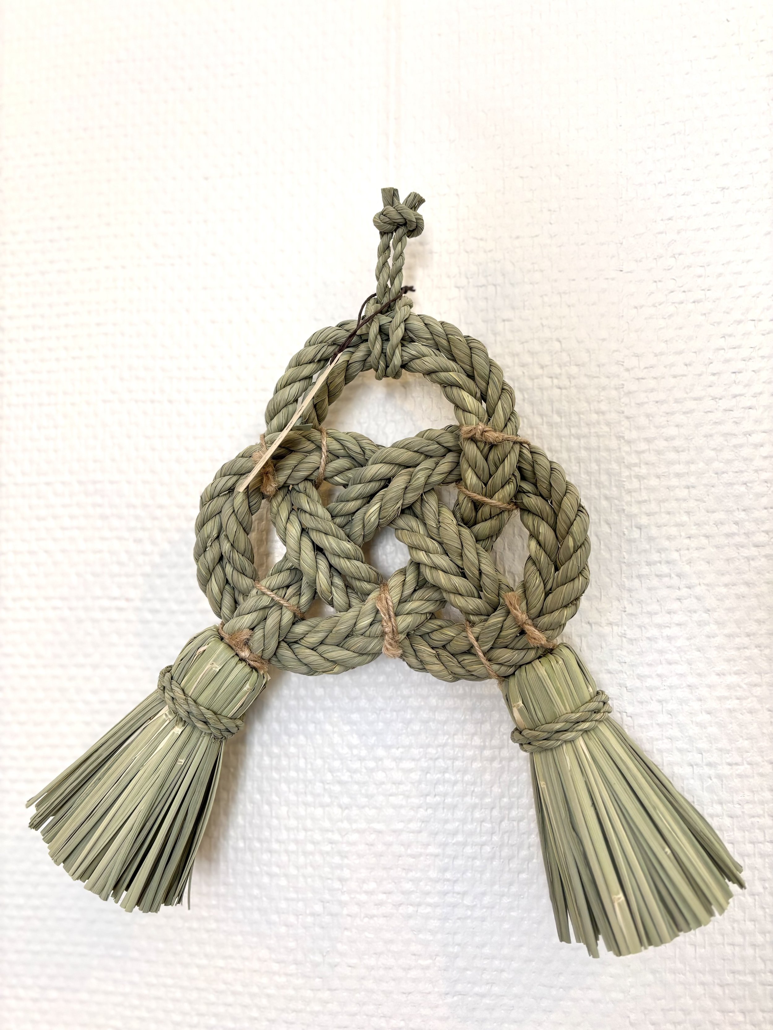 Inspirée d’un nœud ancestral japonais - shimenawa
