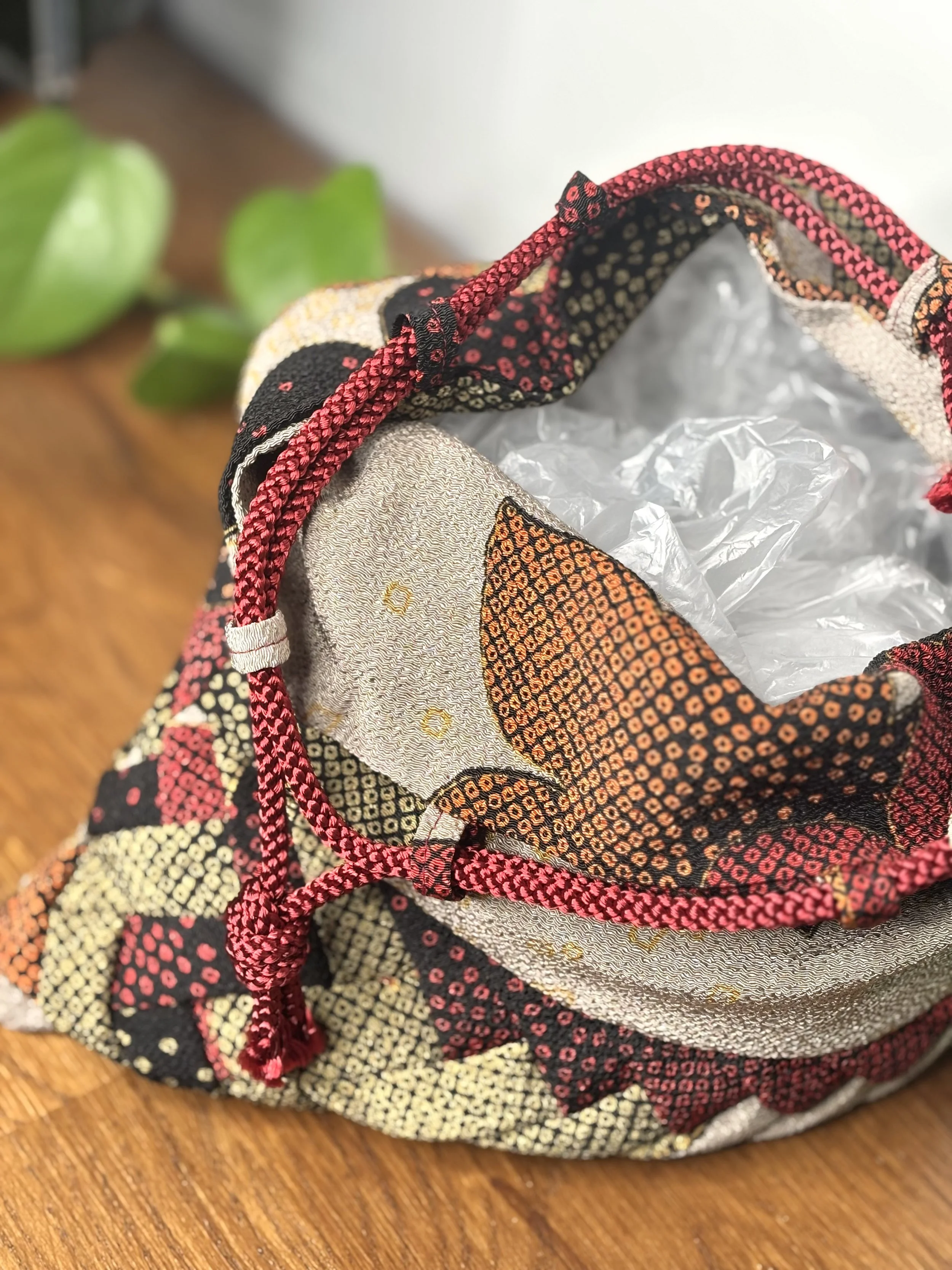 SAC JAPONAIS CHIRIMEN - EN SOIE - ORINASU ANNECY