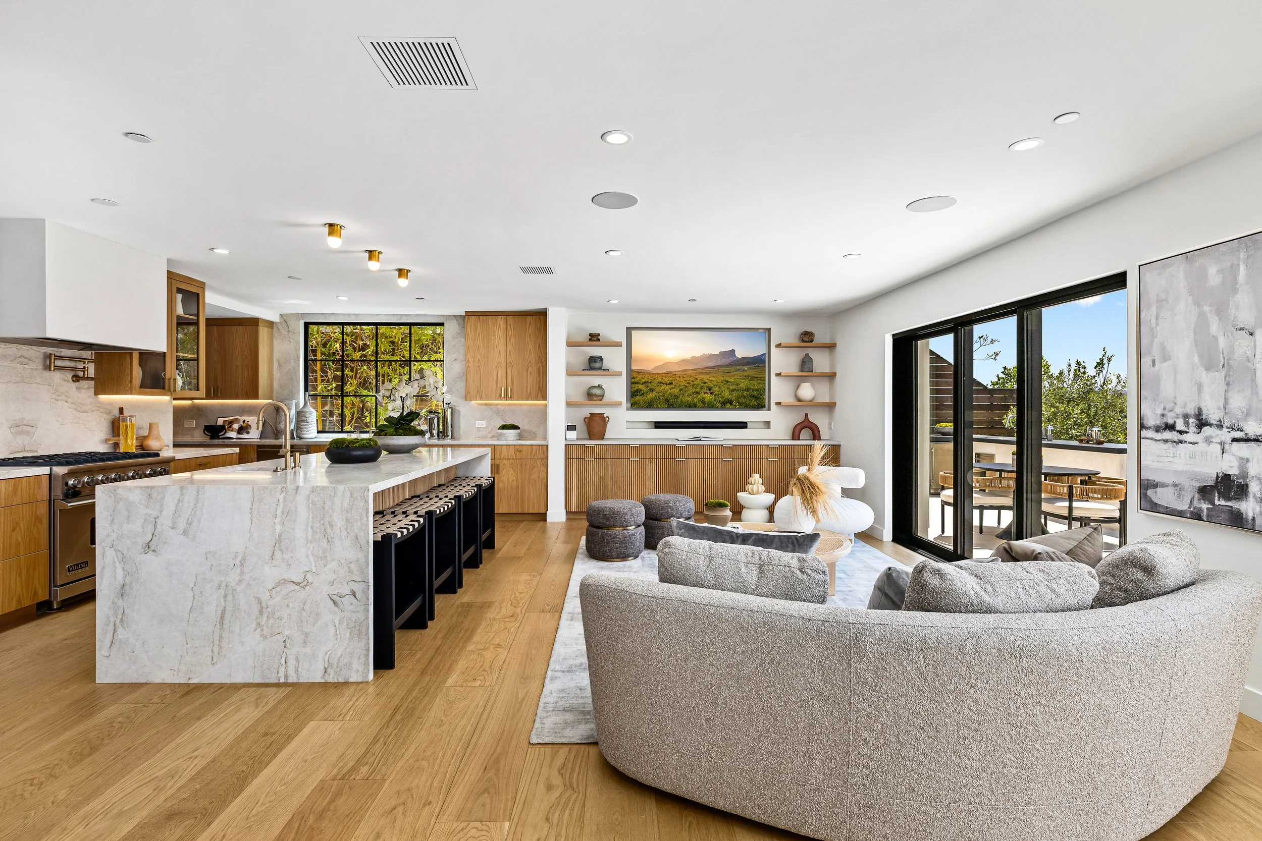 Hollywood Hills - Interior-1.jpg