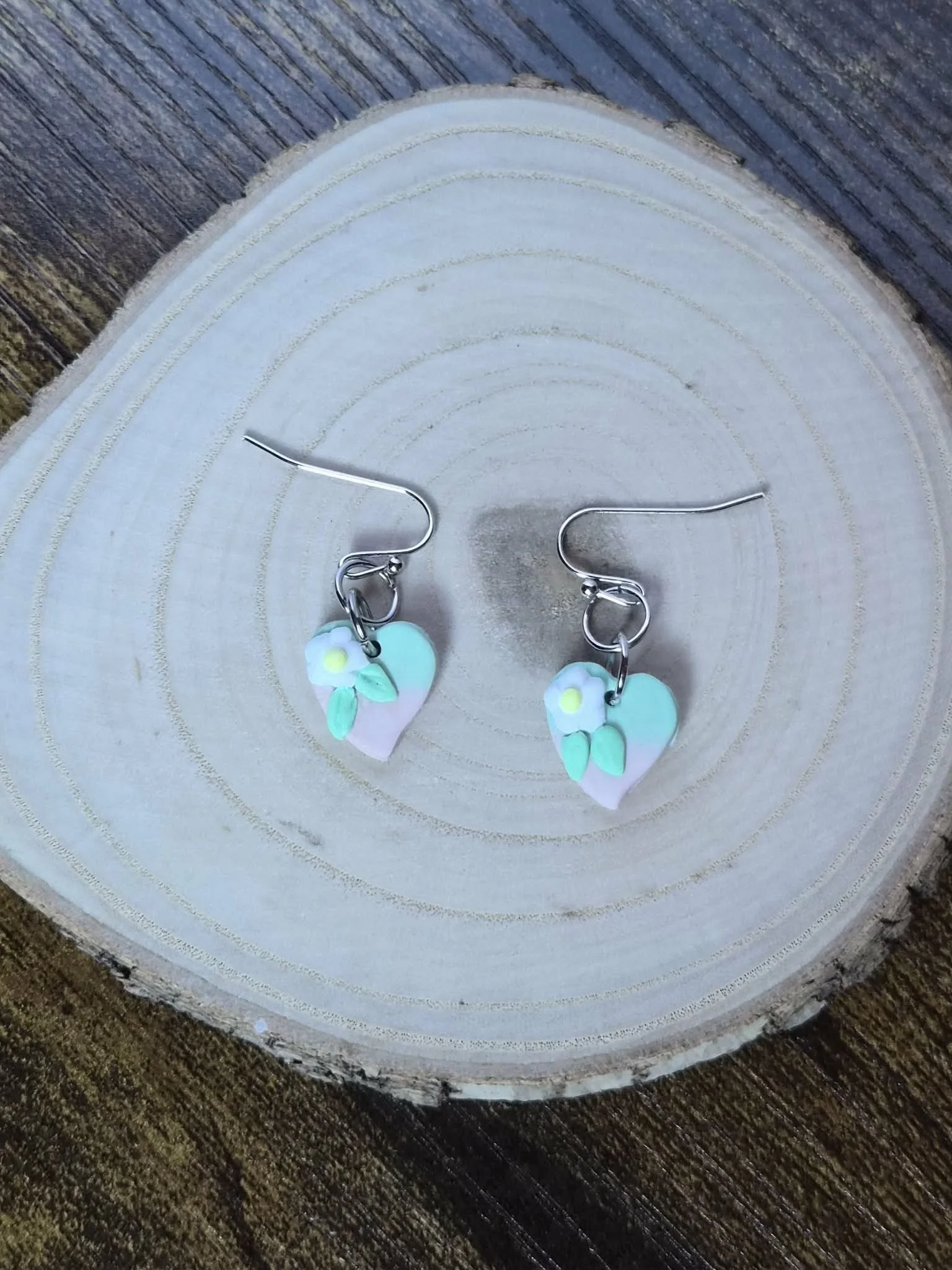 Pastel  Daisy Hearts