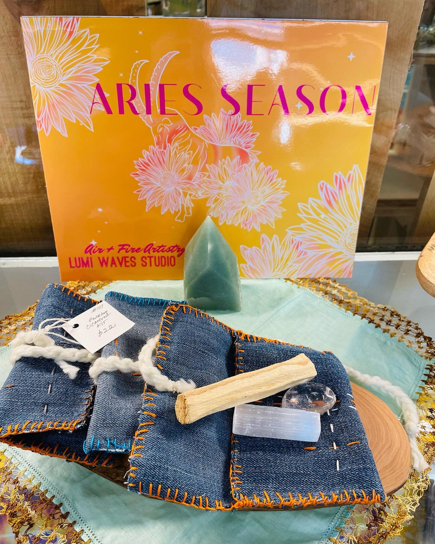 Here comes the sun! Our case has a whole new look. Check out hand-made embroideries, energy cleansing kits, prints, stickers, up cycled items, decks &amp; books and more. 
Vendor #111
.
You can find us at @salinasoldtownantiques 
.
.
.
.
#333 #ariess