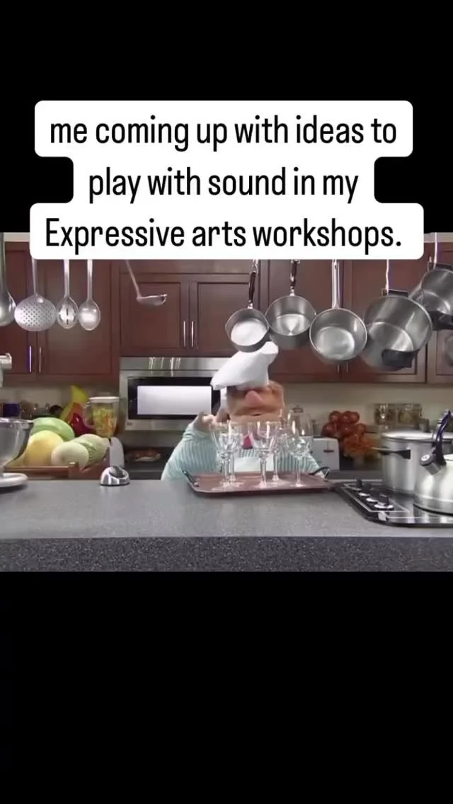 Who doesn’t do weird stuff for their work, hands up? 🙋‍♀️🤣
#expressivearts #play #fun #creativity