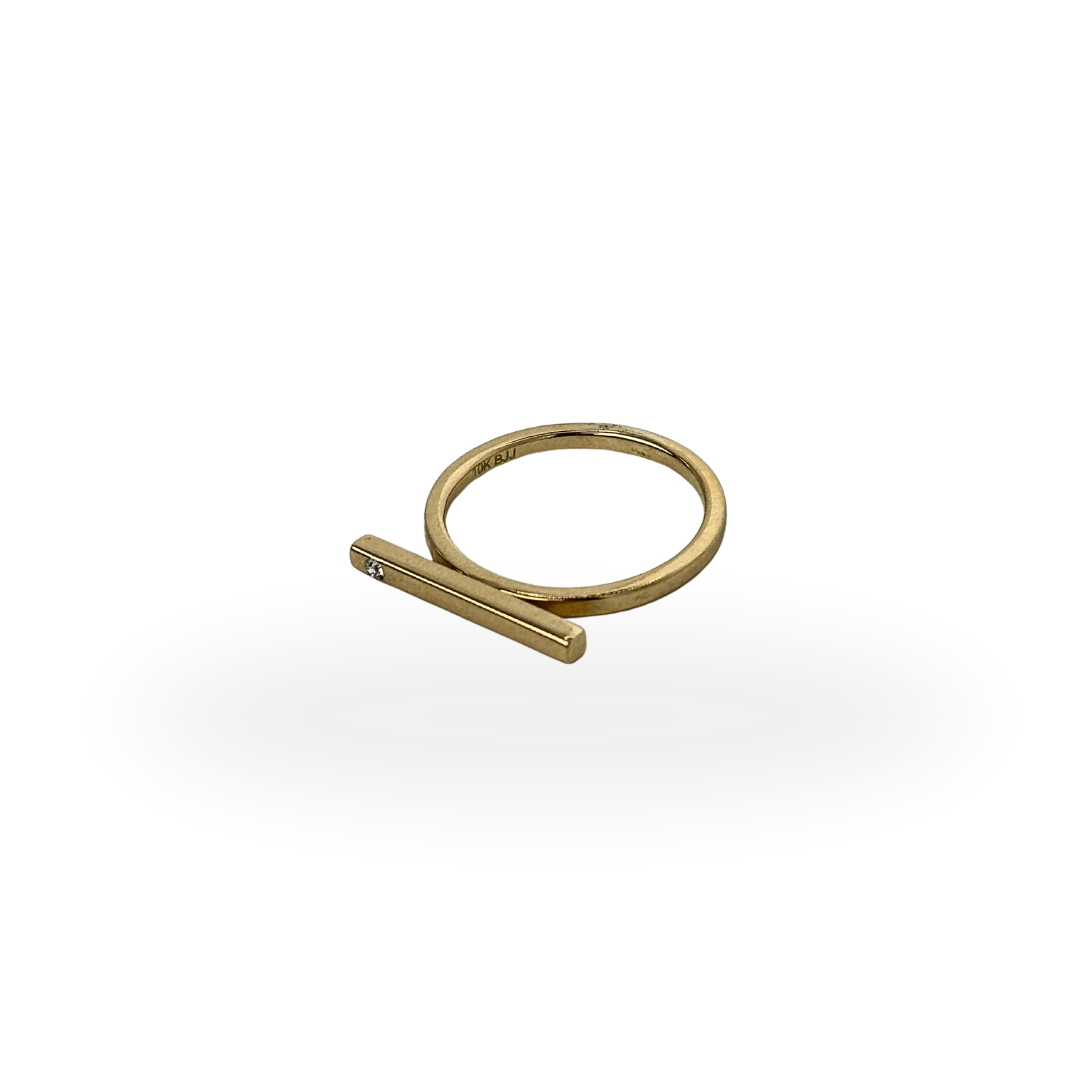 Minimalist Bar Ring with Diamond