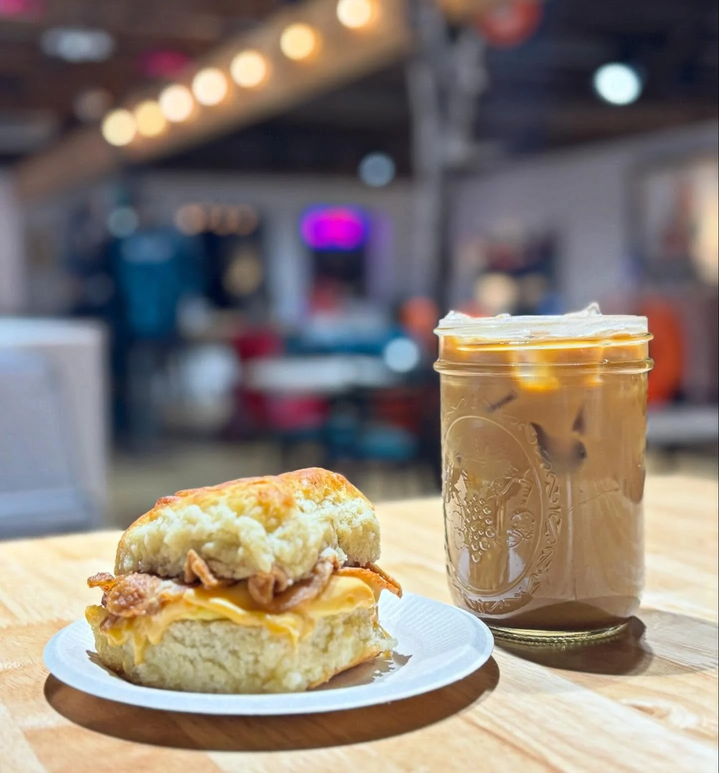 Mondays aren’t so bad when they start with a bacon, egg & cheese biscuit and your favorite coffee! Stop by Refuge today and fuel up for the week ahead. We’re open 8am - 7pm all week long. 
📍3309 Spenard Road