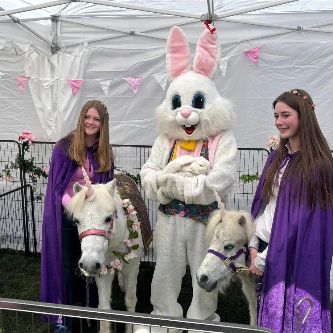 There's no place like Kent Station for Easter! 

Join us for a FREE Somewhere Over the Rainbow Easter celebration featuring:
&bull; Free Photos with the Easter Bunny
&bull; Unicorn encounters
&bull; A mini petting zoo
&bull; Egg hunts &amp; family ac