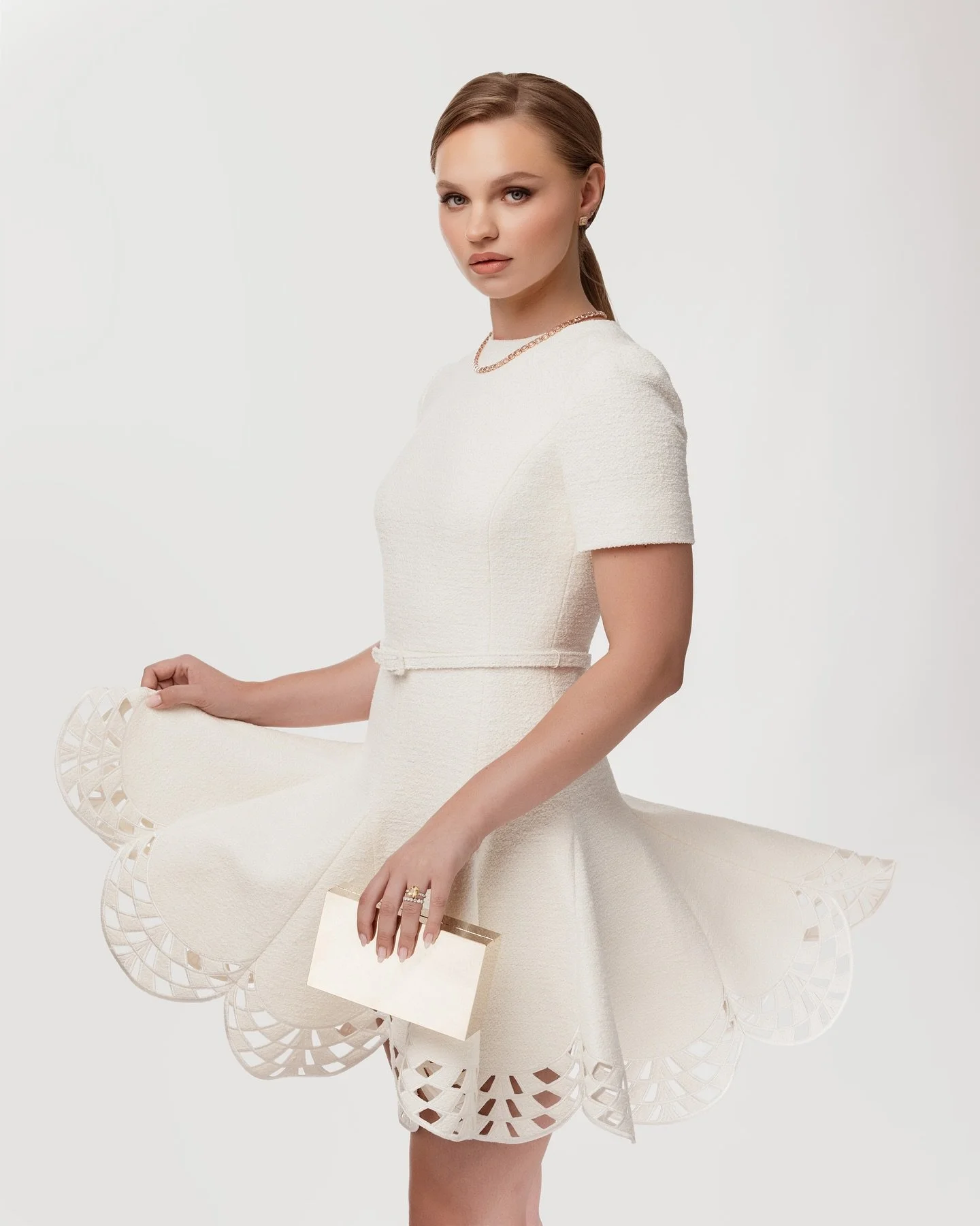 This Oscar de la Renta dress was stunning paired with jewelry from Vinca and a TOTEME handbag. Shot for @missionhillscitylifestyle. 🔥 

Photographer @emmaleerathsam 
Makeup @shanelisemua 
Jewelry @vincajewelry 
Clothing @hallskc @oscardelarenta 
Han