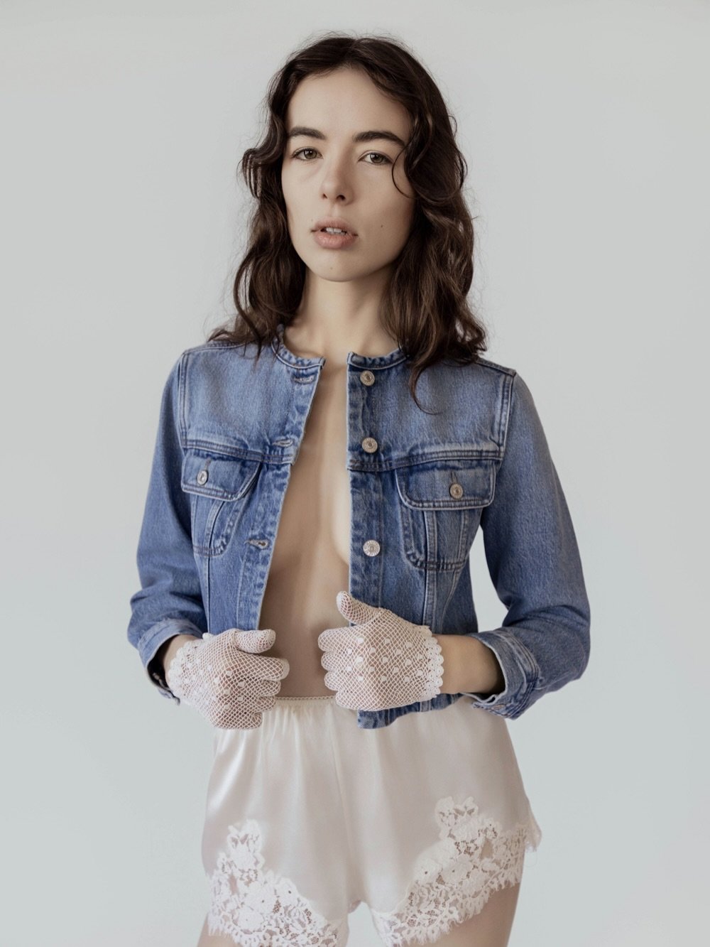 You can never go wrong with a couple of classic pieces styled with some vintage gloves. 🔥 

Model @gmkill 
Clothing @shop_clairvaux @shopdoen @citizensofhumanity 
Photographer @emmaleerathsam

#editorial #fashion #fashionstyle #model #fashionphotogr