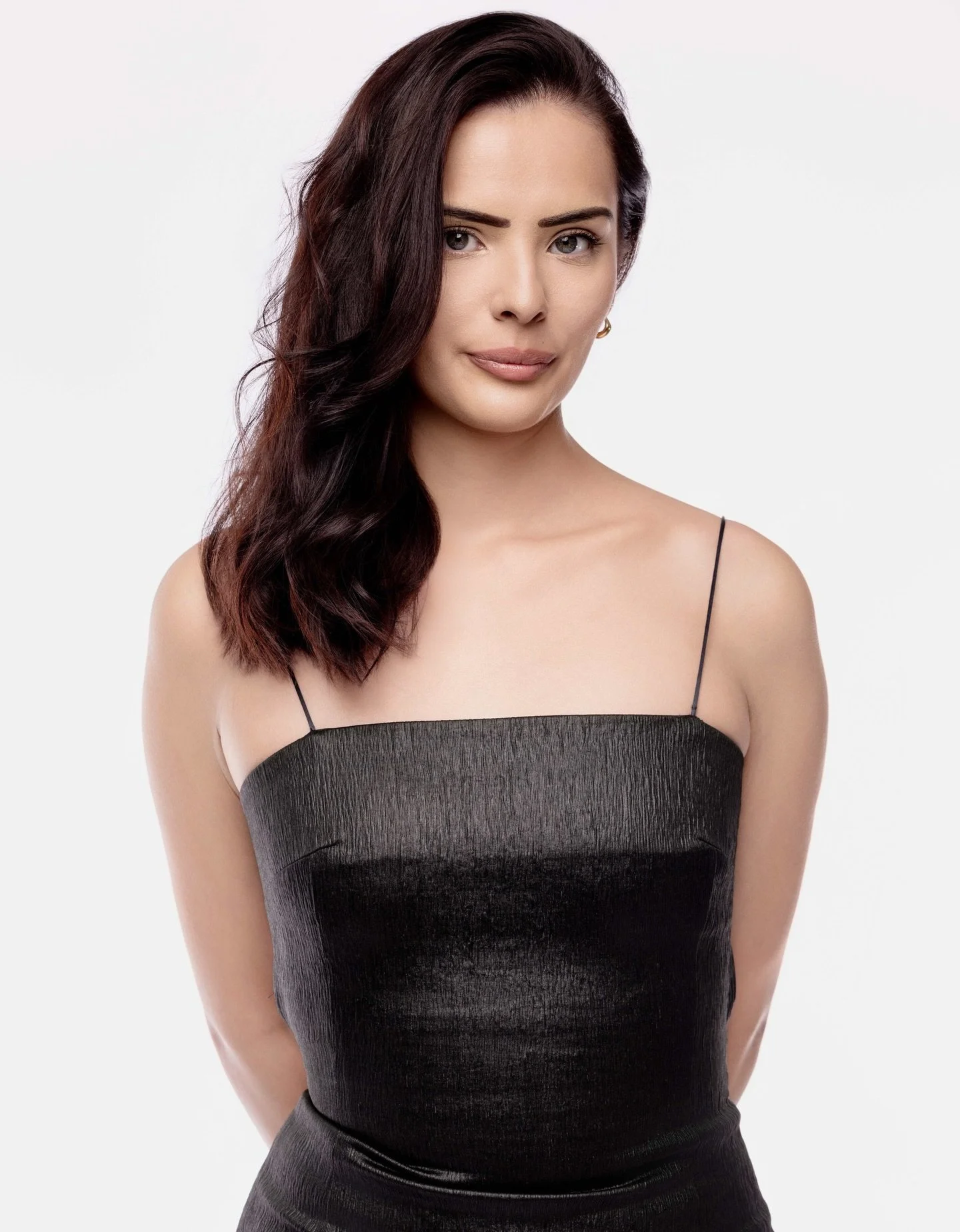 Emily looking lovely in this @versace dress. 🔥 

Photographer @emmaleerathsam
Model @emily_marielopez28 
Agency @voicesandmodels 

#editorial #fashionphotography #modeling #testshoot #versace