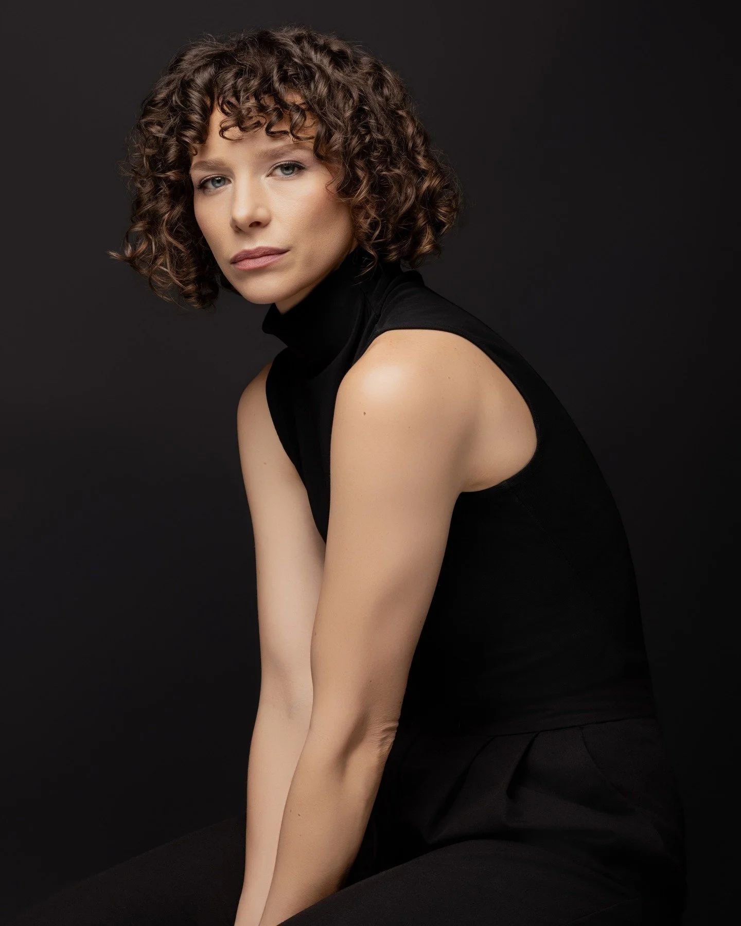 What a pleasure it was to work with @rebeccanorden!

Model @rebeccanorden 
Photographer @emmaleerathsam 
Agency @voicesandmodels 

#editorial #headshot #fashionphotographer #fashionphotography #editorialphotographer