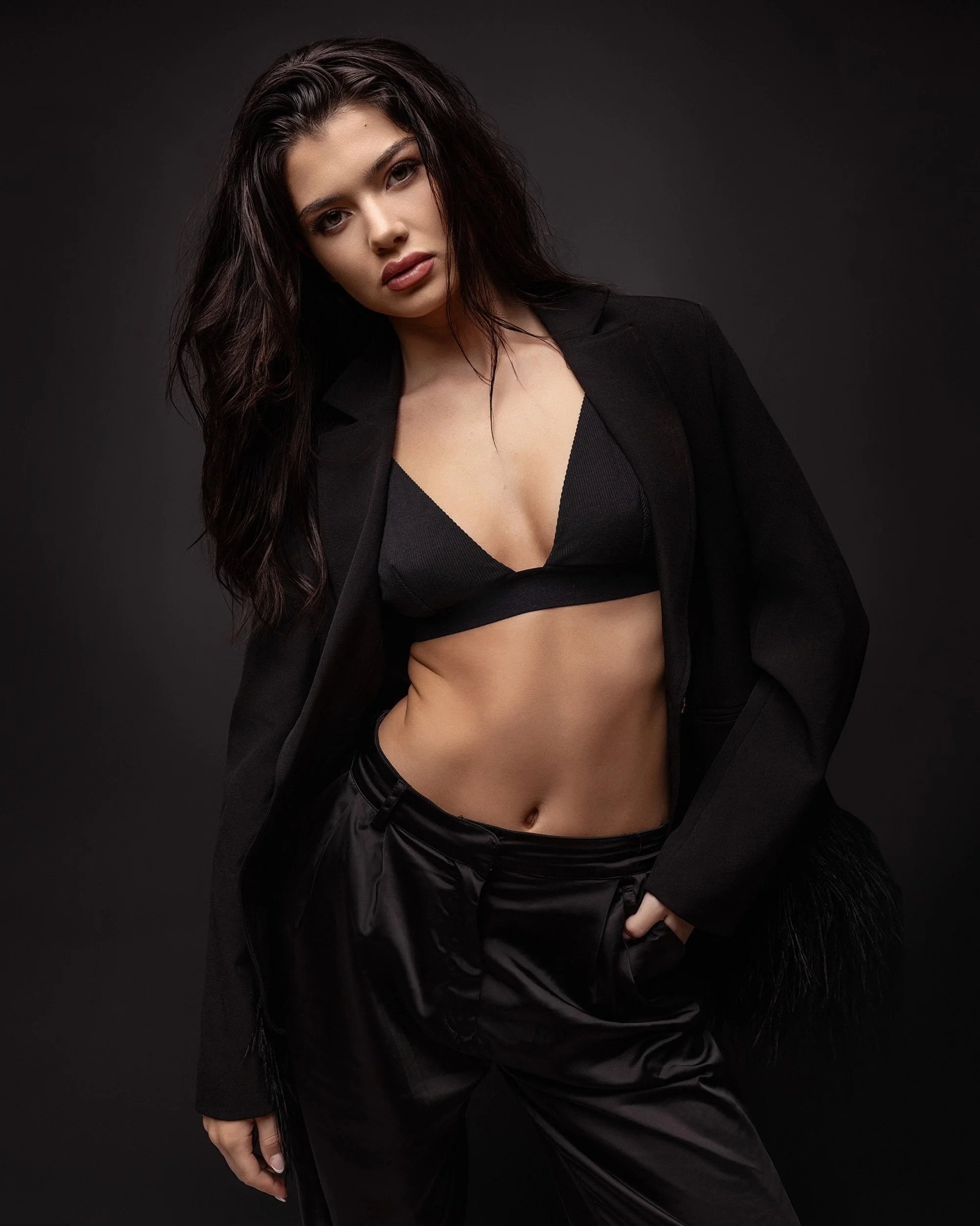 🔥 🔥 🔥 

Model @jewelia_reece 
Makeup &amp; hair @shanelisemua 
Agency @voicesandmodels 
Photographer/stylist @emmaleerathsam 

#fashionphotographer #fashion #model #editorial #photographer